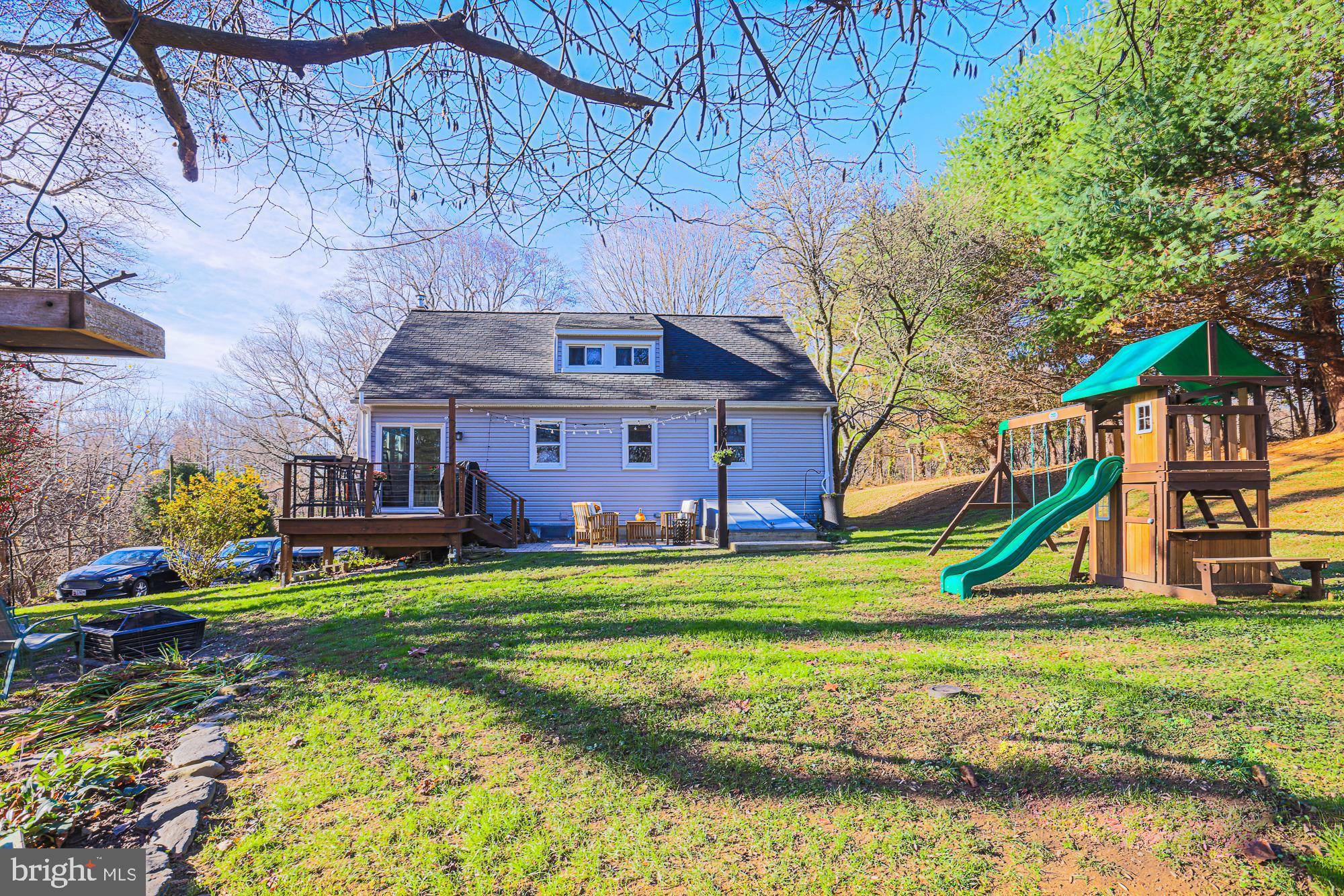 QUAKER HILLS - Residential