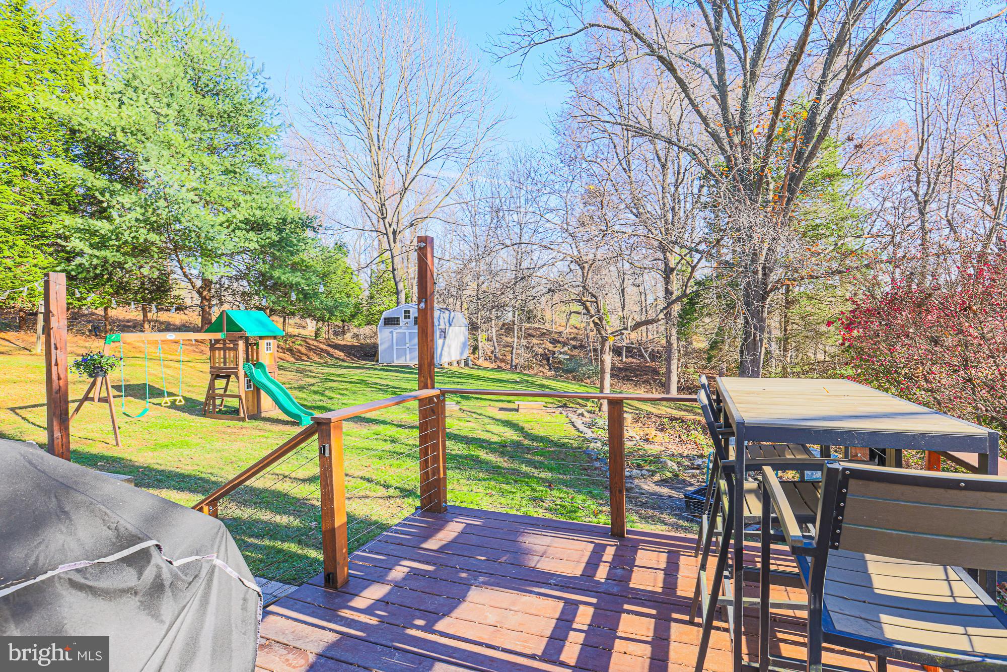 QUAKER HILLS - Residential