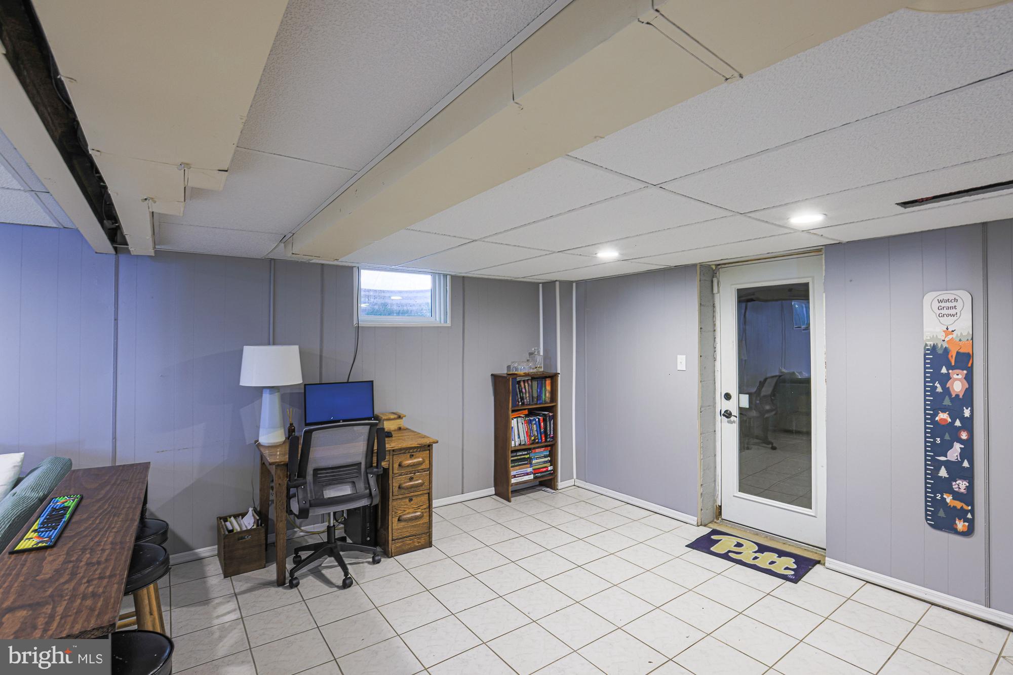 QUAKER HILLS - Residential