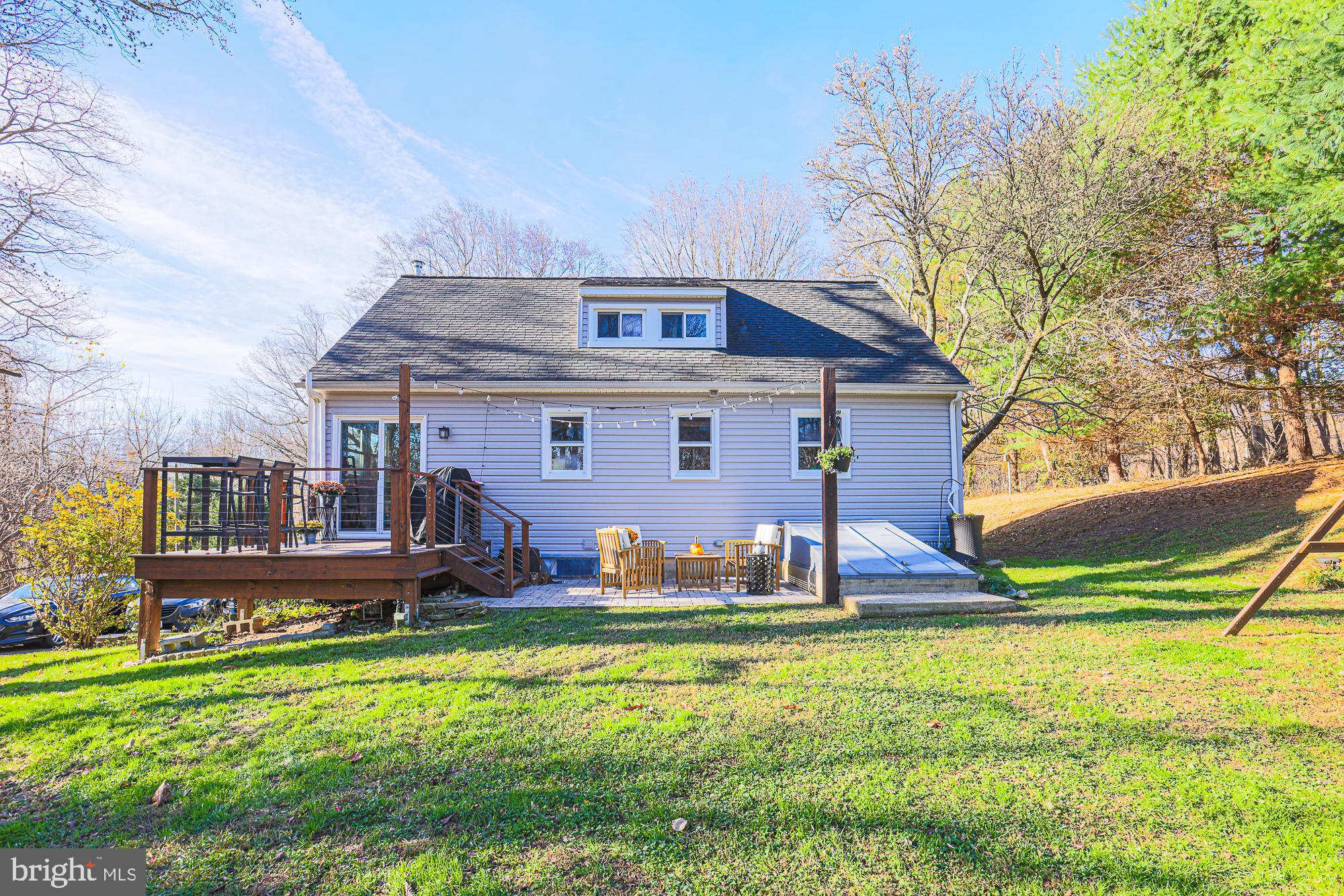 QUAKER HILLS - Residential