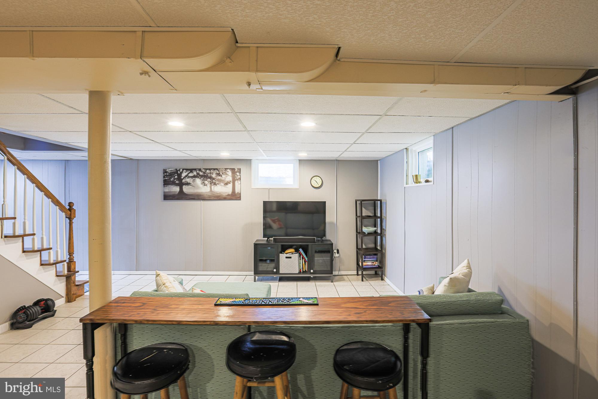 QUAKER HILLS - Residential