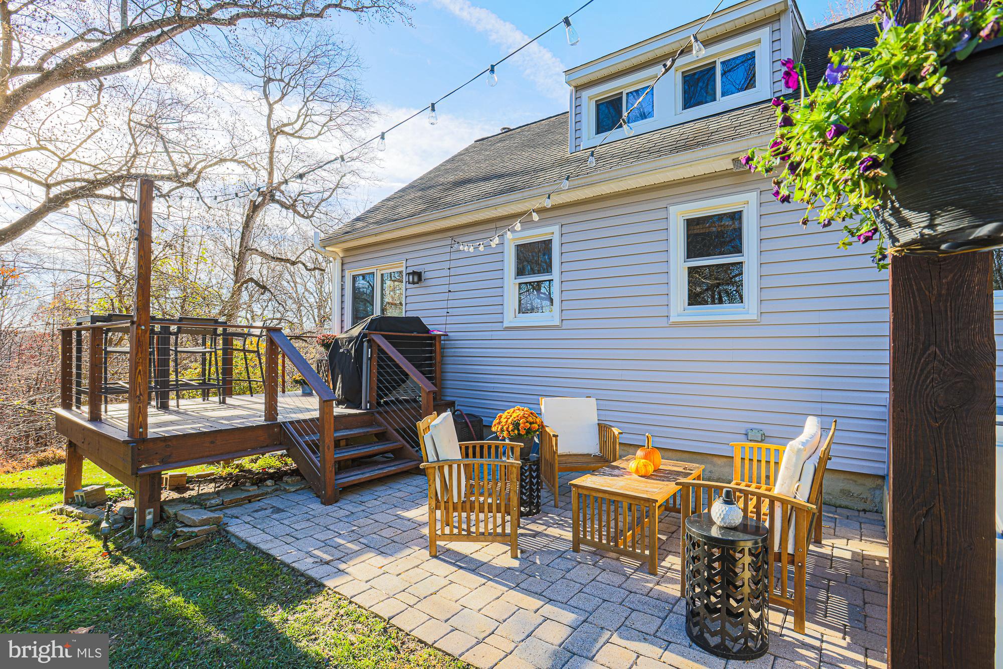 QUAKER HILLS - Residential