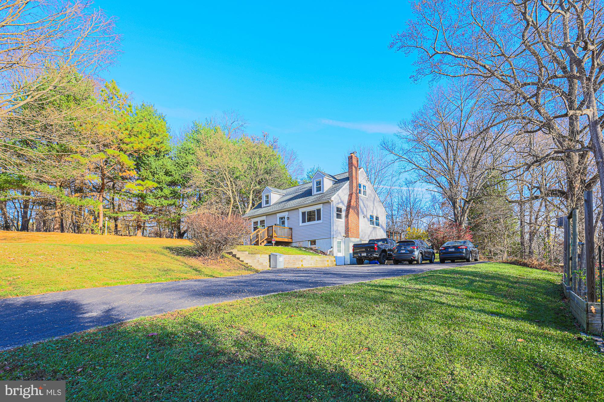 QUAKER HILLS - Residential