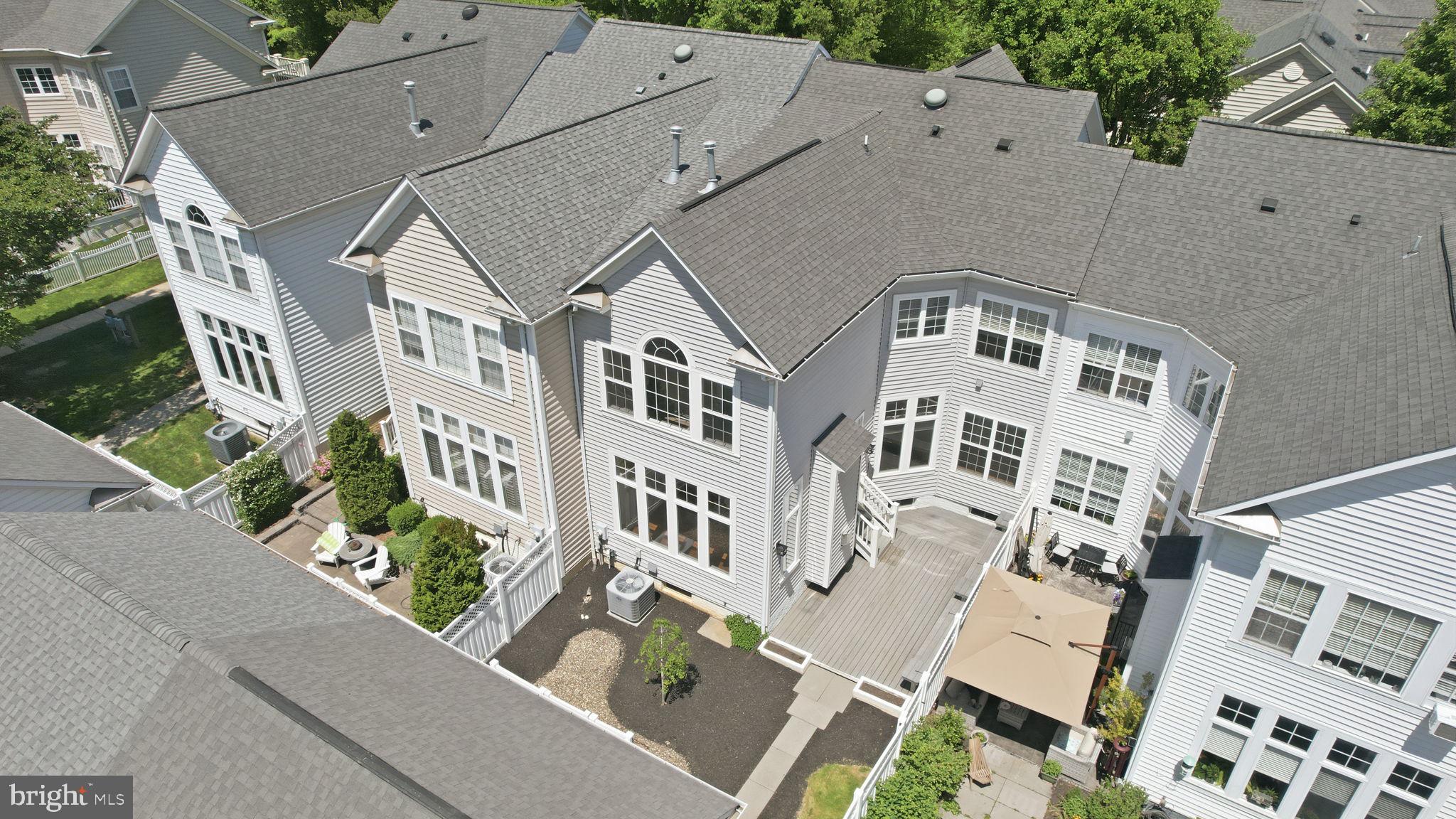 CORTLAND SQUARE - Residential
