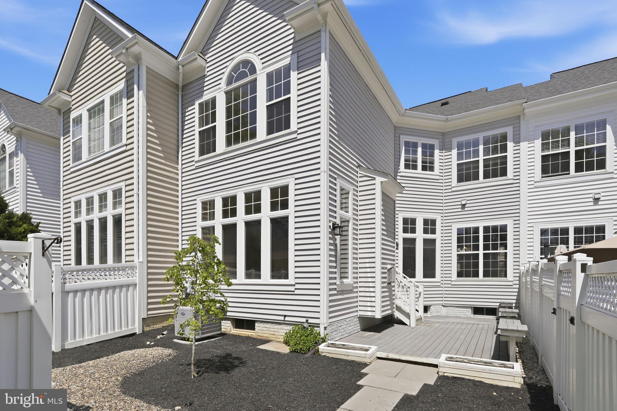 CORTLAND SQUARE - Residential
