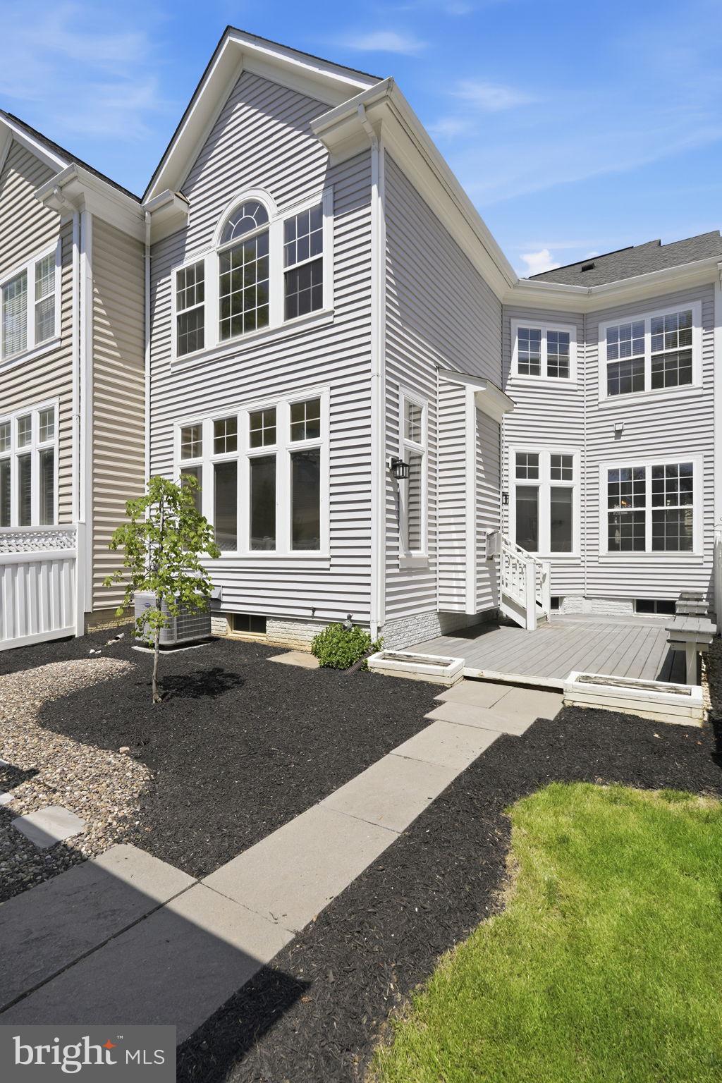 CORTLAND SQUARE - Residential