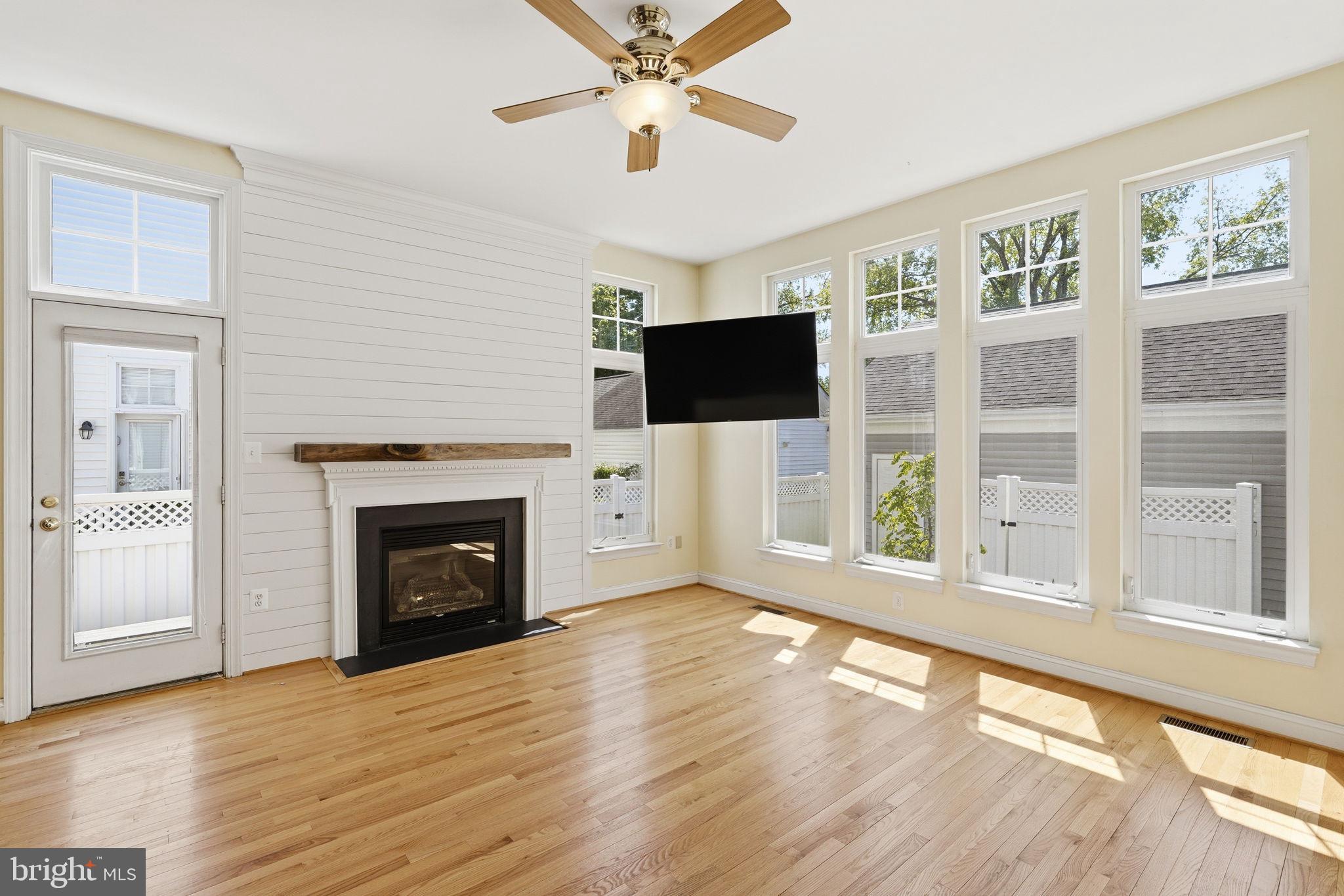 CORTLAND SQUARE - Residential