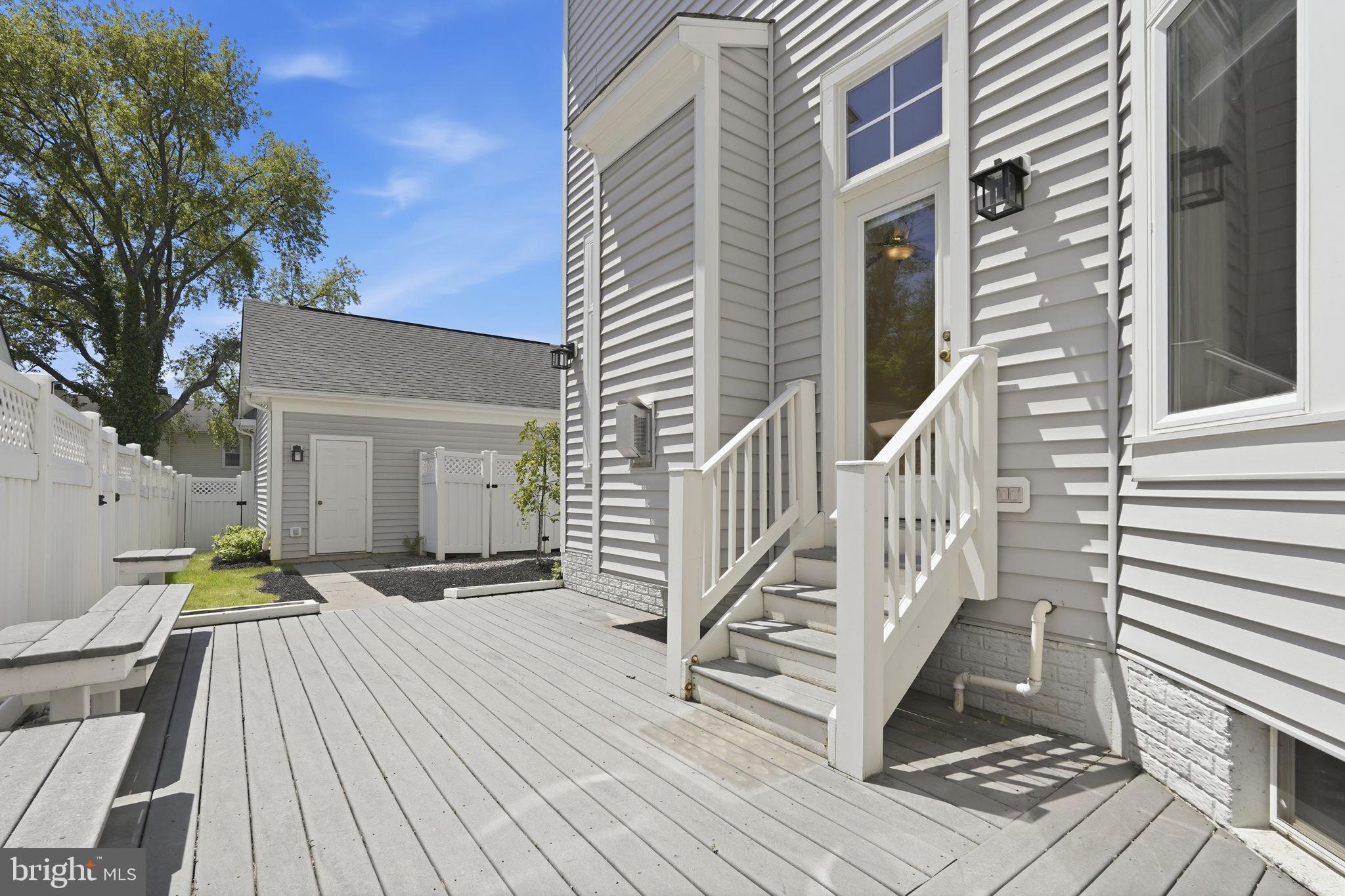CORTLAND SQUARE - Residential