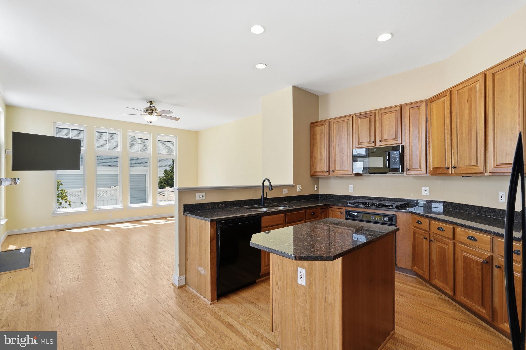CORTLAND SQUARE - Residential