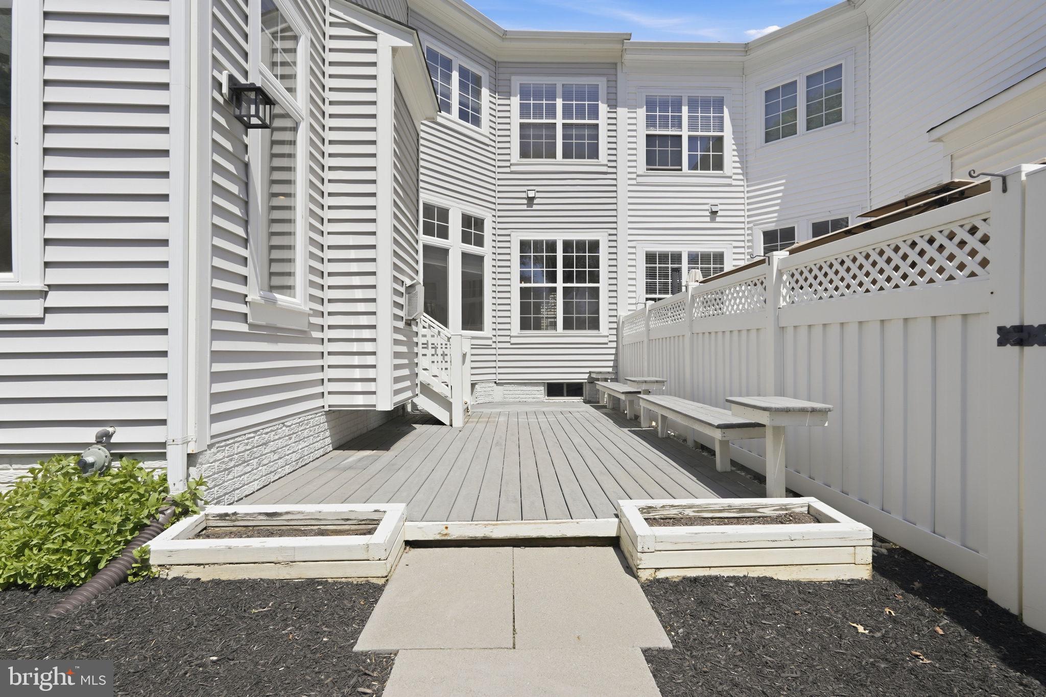 CORTLAND SQUARE - Residential