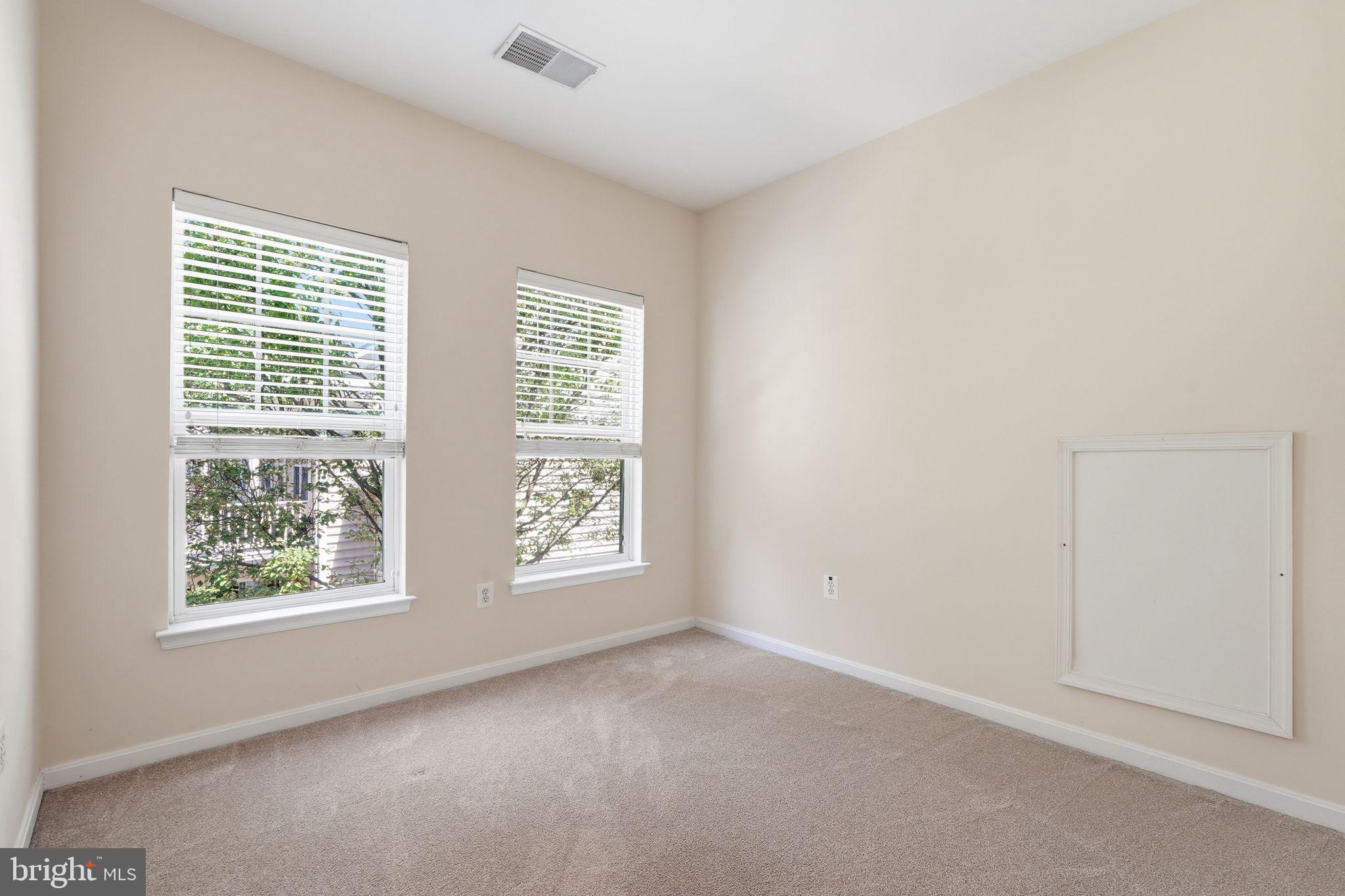 CORTLAND SQUARE - Residential