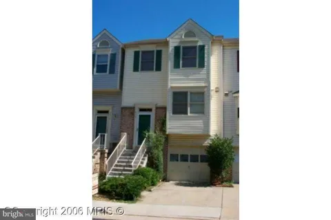 3719 Roxbury Lane, Alexandria, VA MLS: VAFX2230908