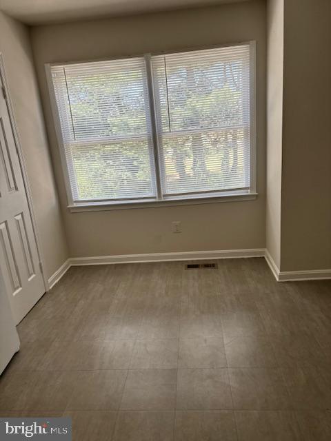 ROXBURY OF MT VERNON - Residential Lease