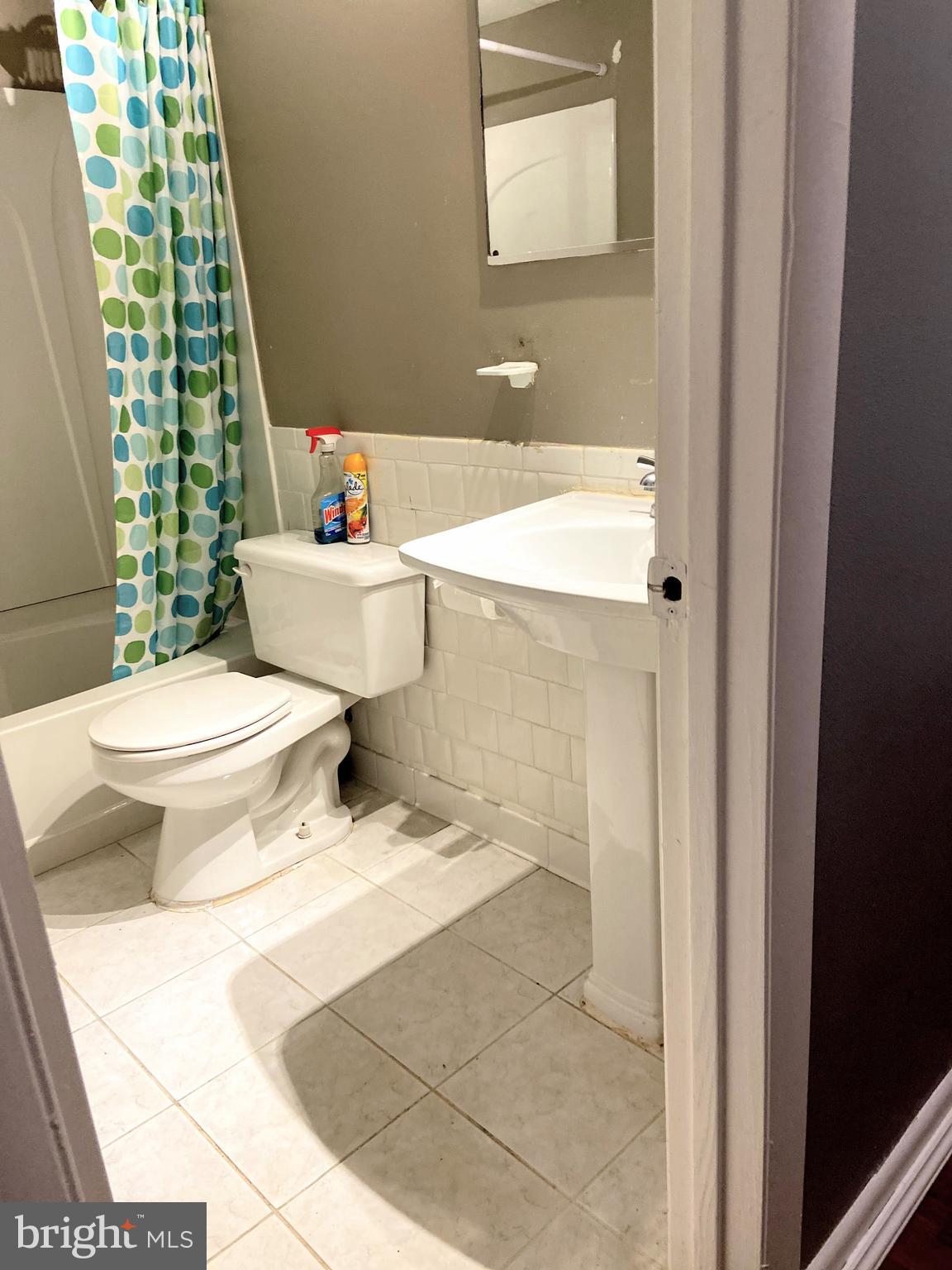 PRESIDENTIAL PARK - Residential Lease