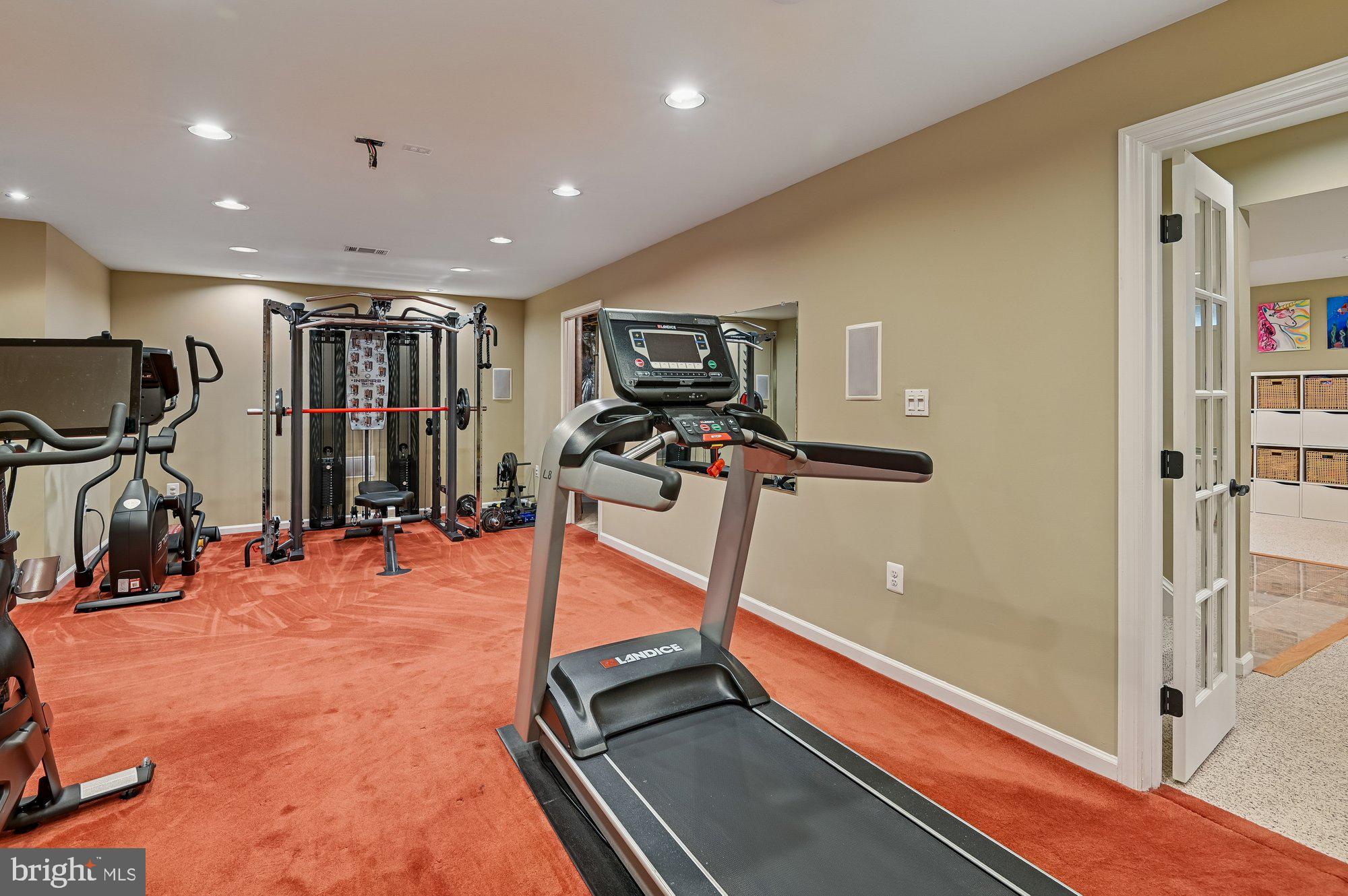 DENNIS PRESERVE - Residential