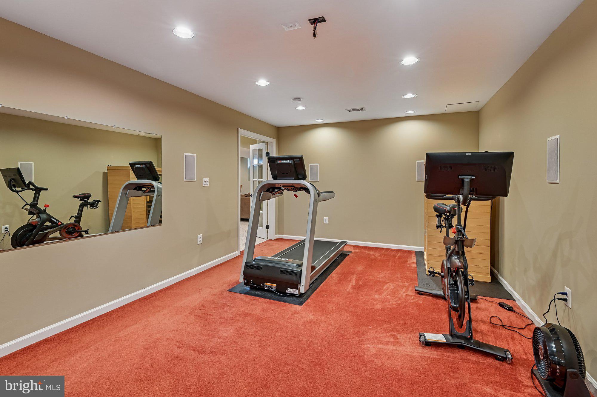 DENNIS PRESERVE - Residential