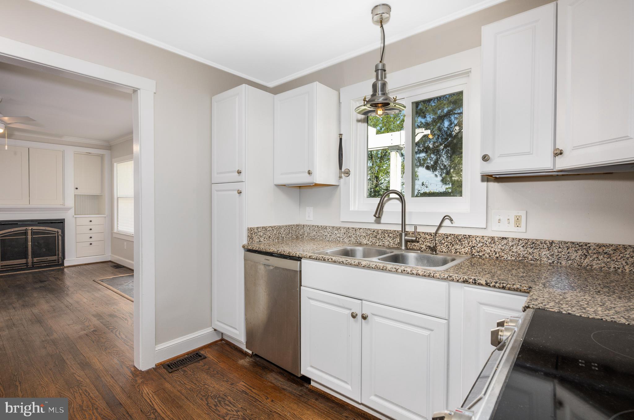 FRANKLIN MANOR BEACH - Residential Lease