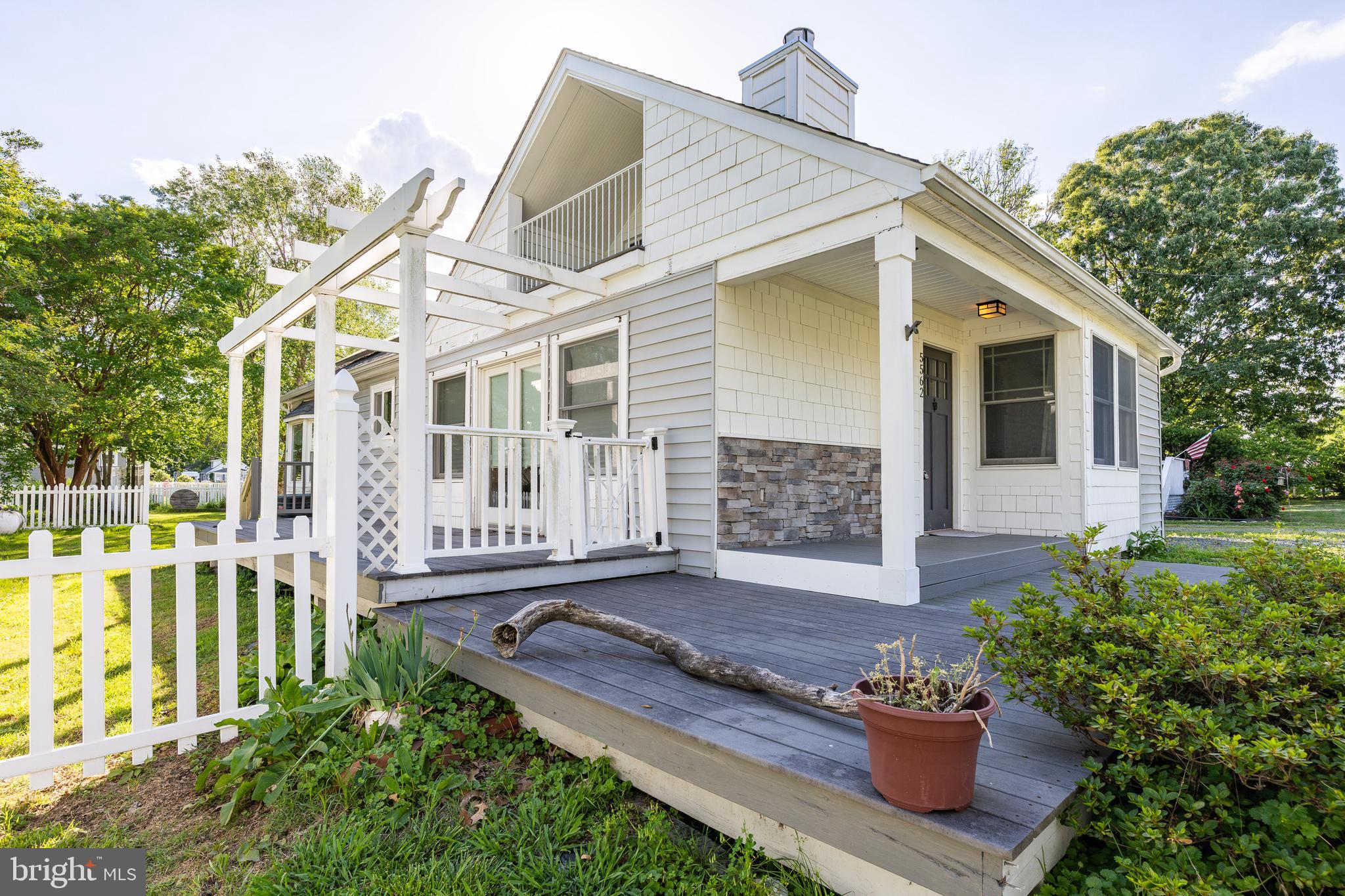 FRANKLIN MANOR BEACH - Residential Lease