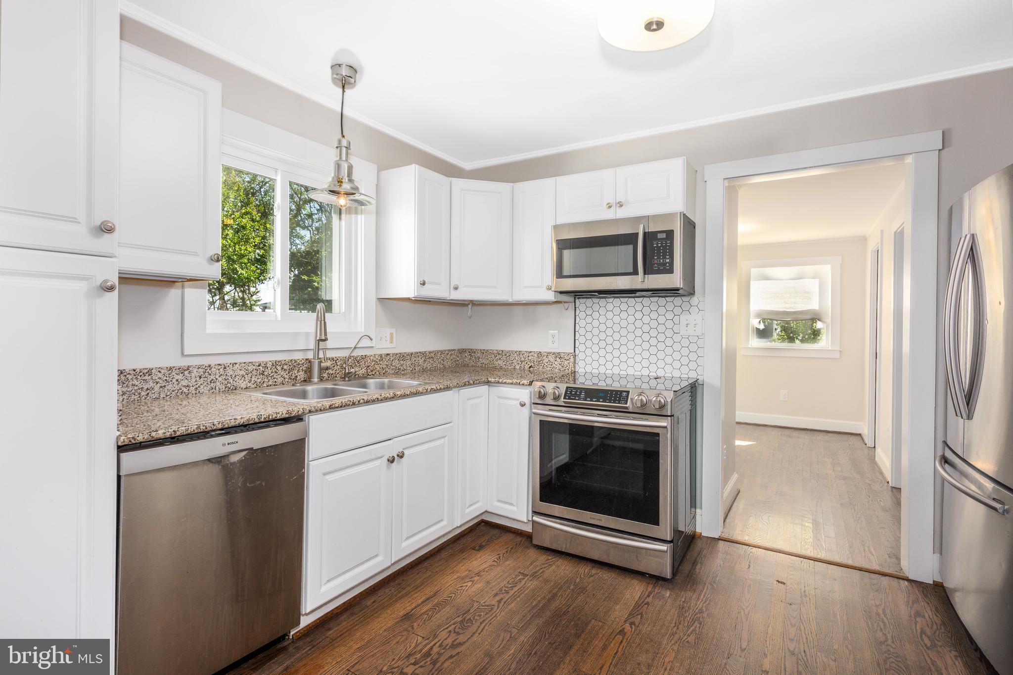 FRANKLIN MANOR BEACH - Residential Lease