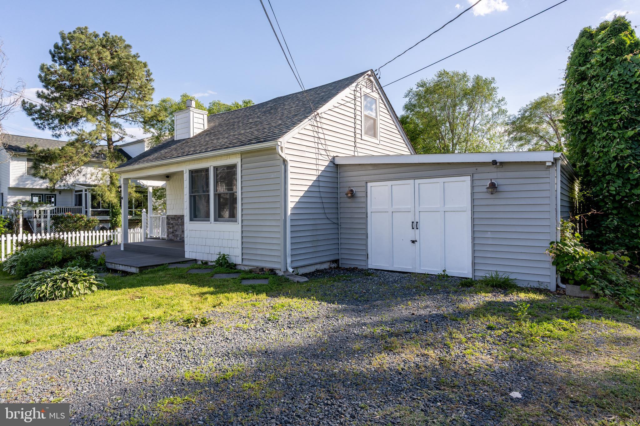 FRANKLIN MANOR BEACH - Residential Lease