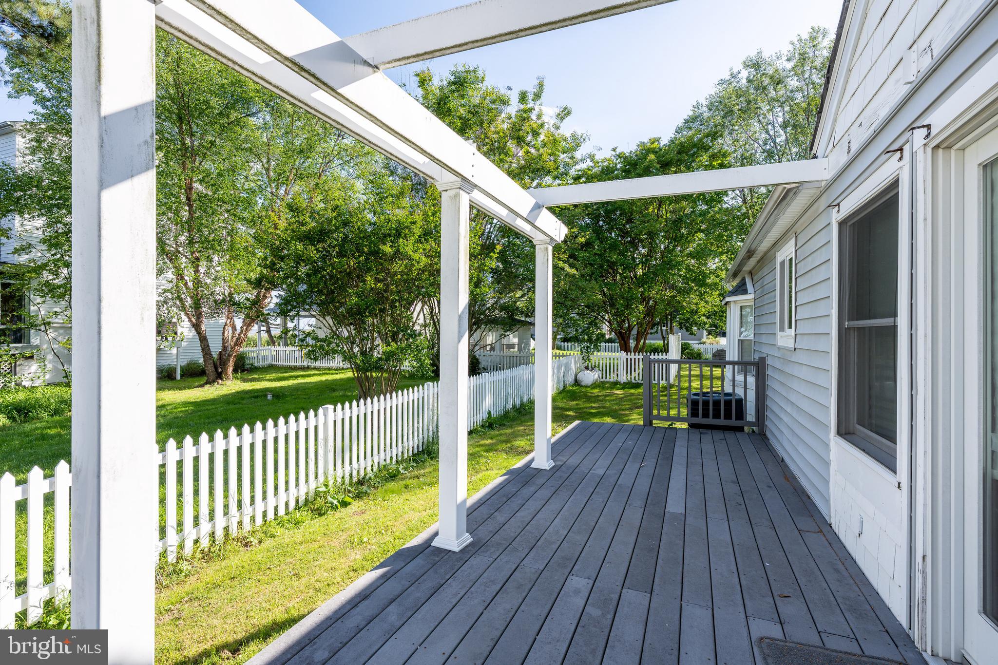 FRANKLIN MANOR BEACH - Residential Lease