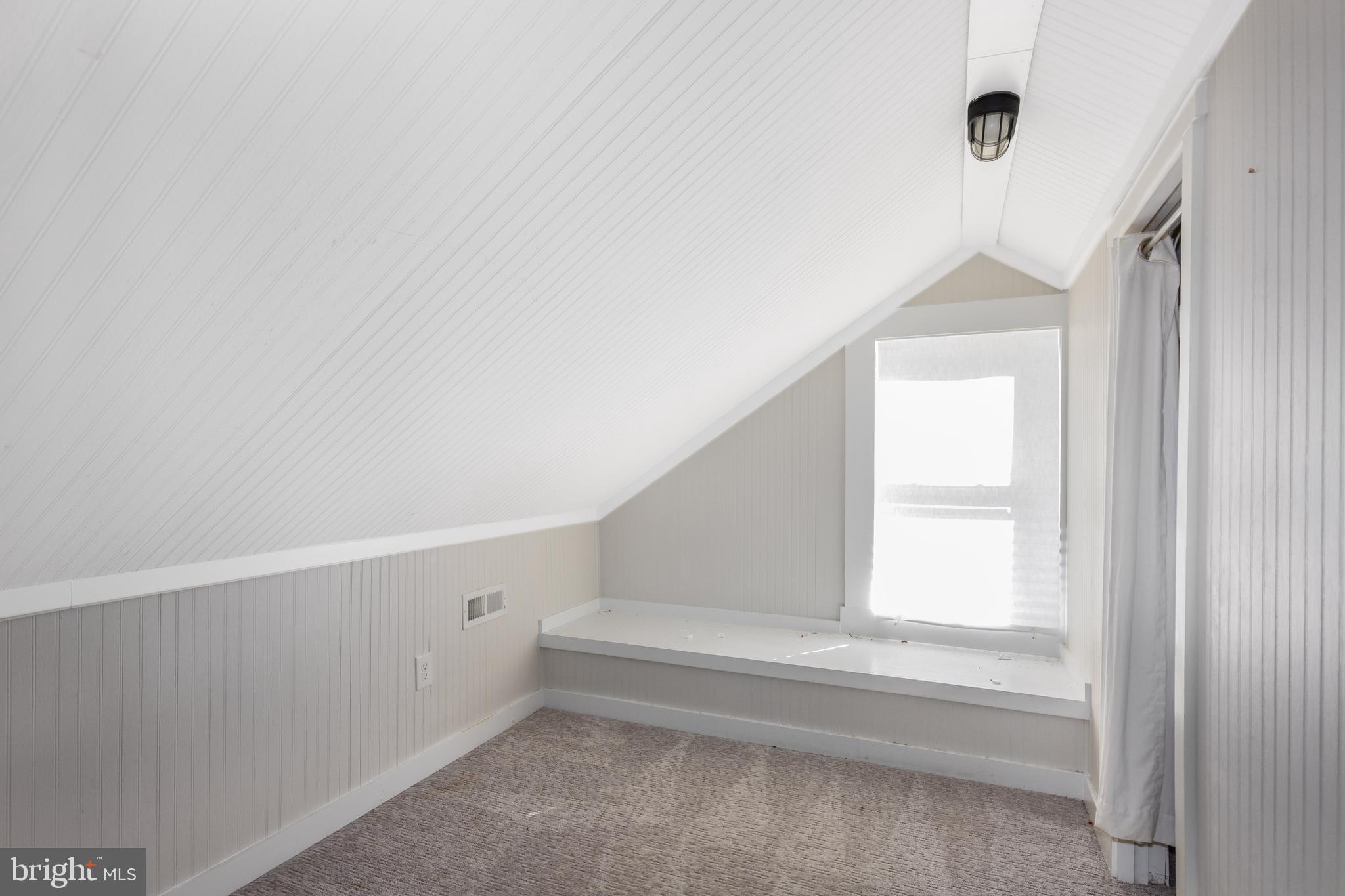 FRANKLIN MANOR BEACH - Residential Lease