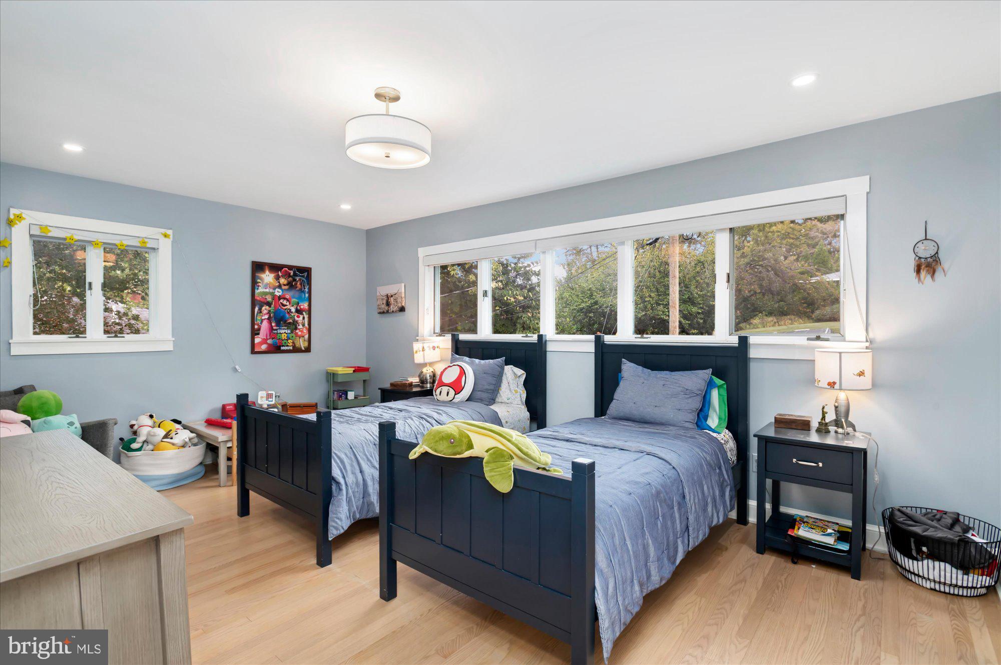 TULIP HILL - Residential