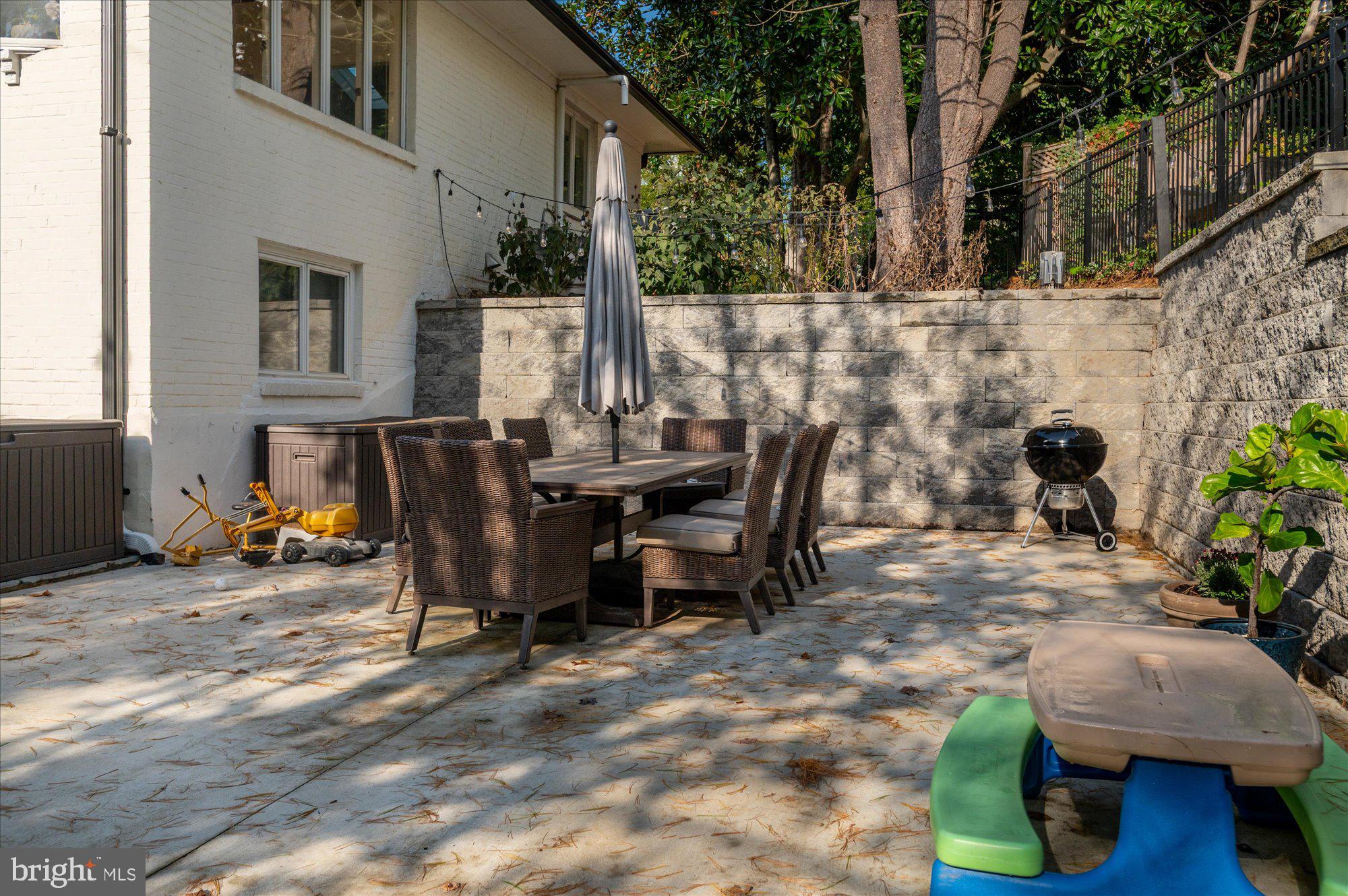 TULIP HILL - Residential