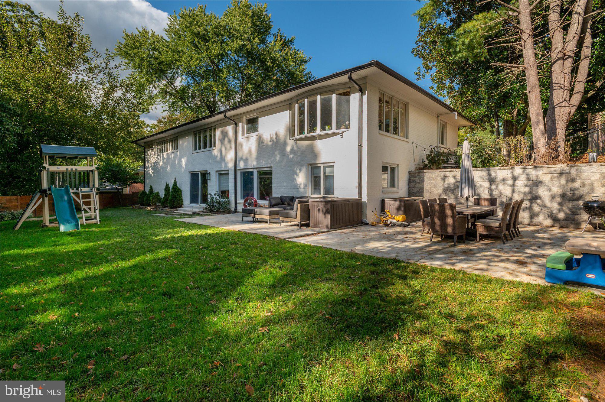 TULIP HILL - Residential