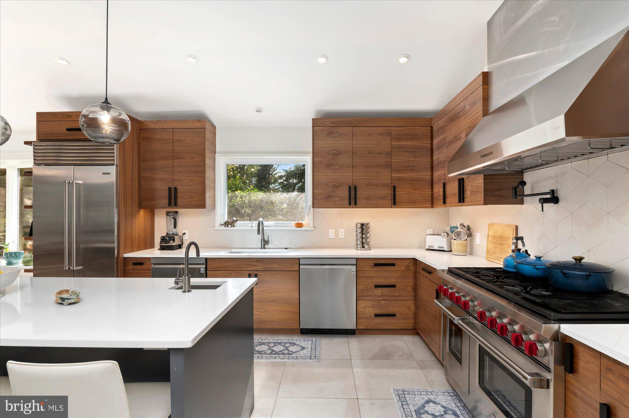 TULIP HILL - Residential