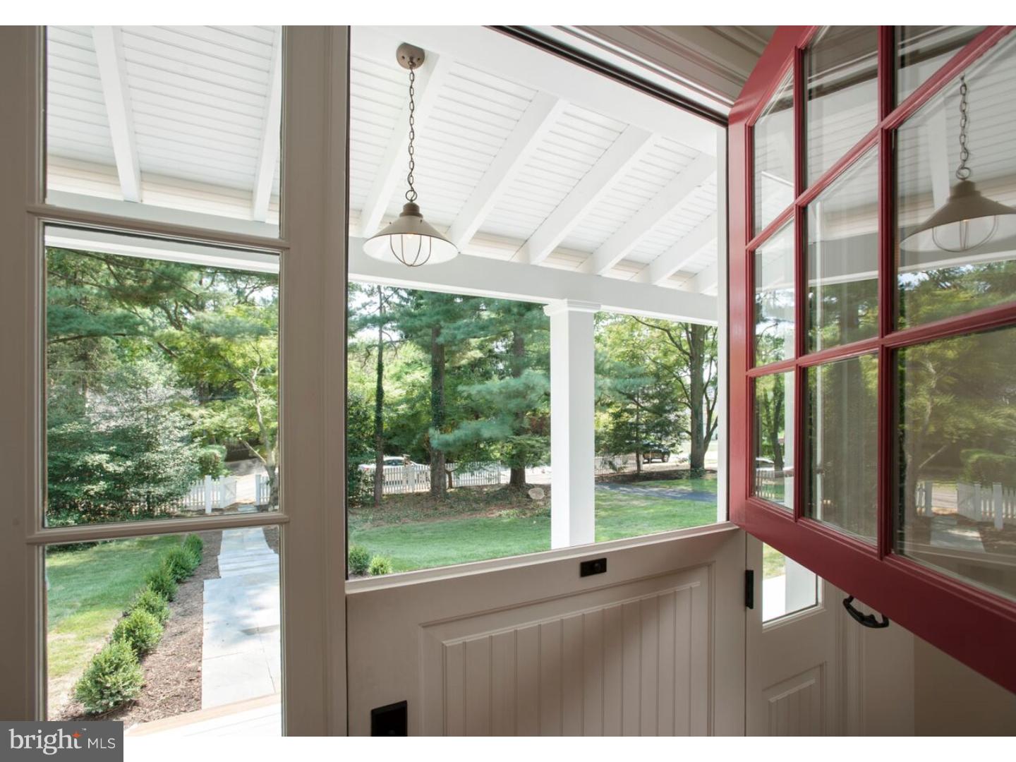 COLONIAL VILLAGE - Residential