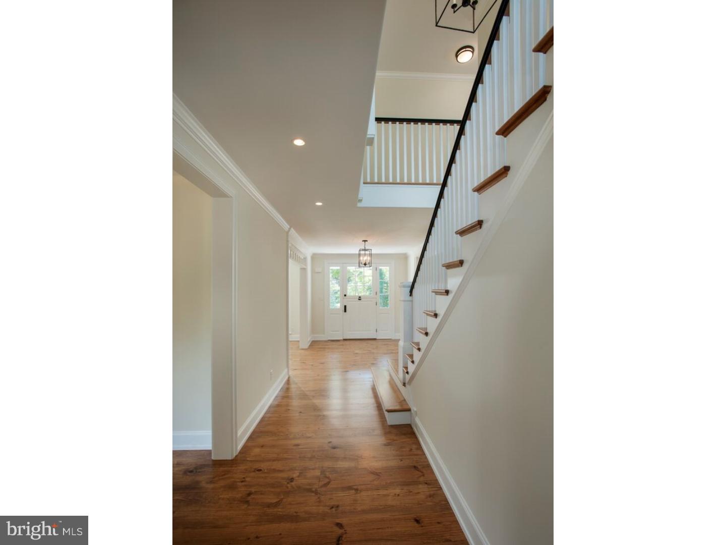 COLONIAL VILLAGE - Residential