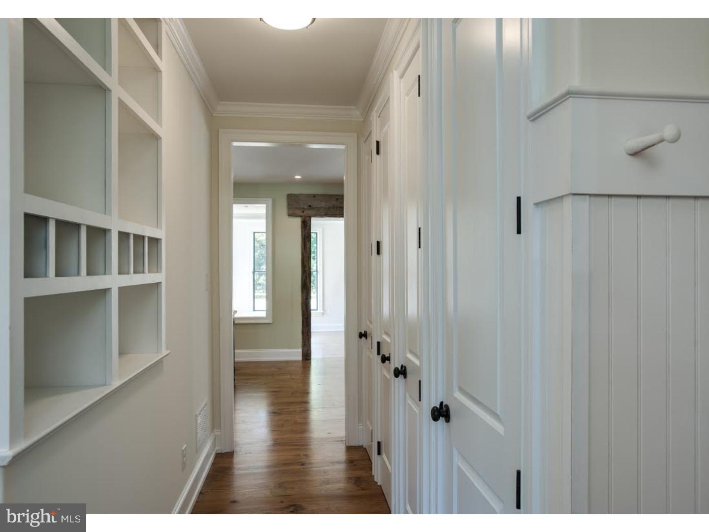 COLONIAL VILLAGE - Residential