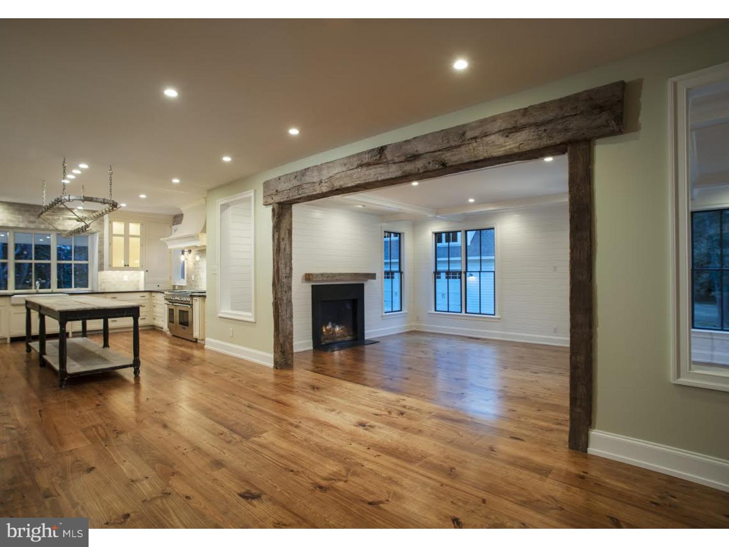 COLONIAL VILLAGE - Residential