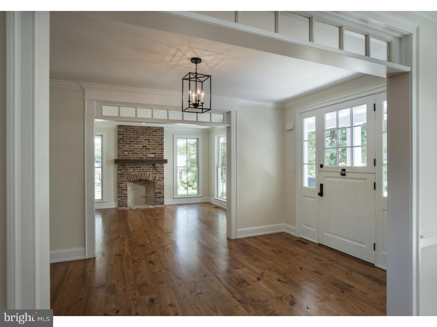 COLONIAL VILLAGE - Residential