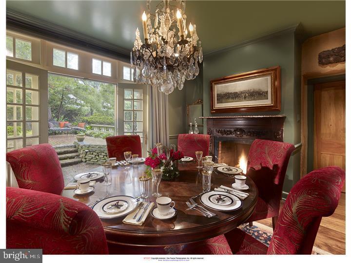 COACH HOUSE - Residential