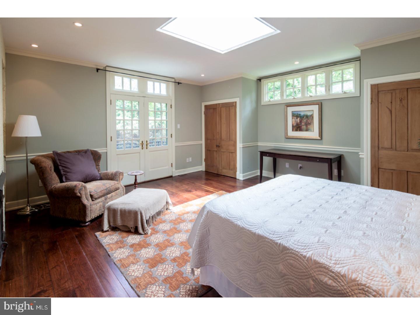 COACH HOUSE - Residential