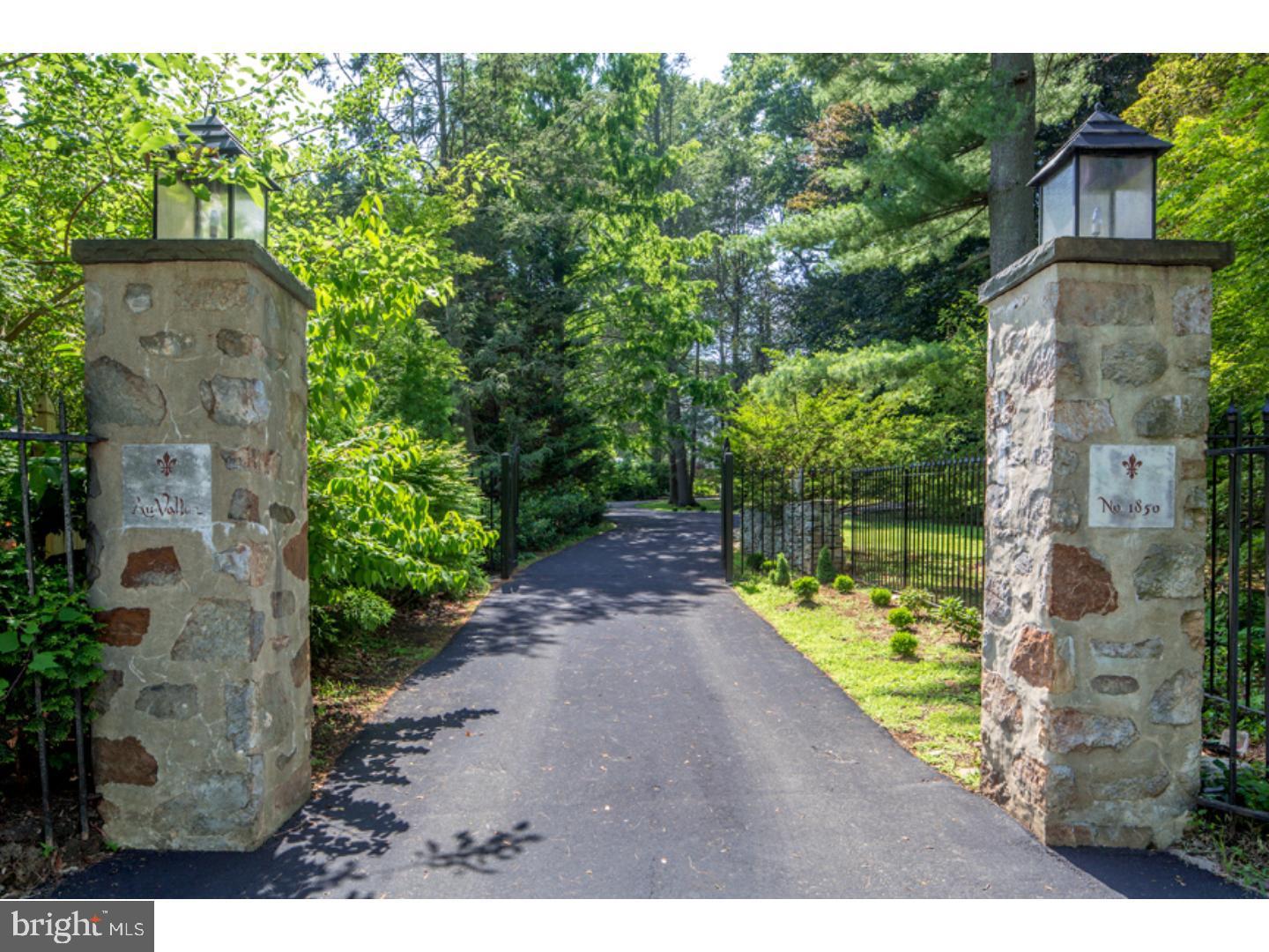 COACH HOUSE - Residential