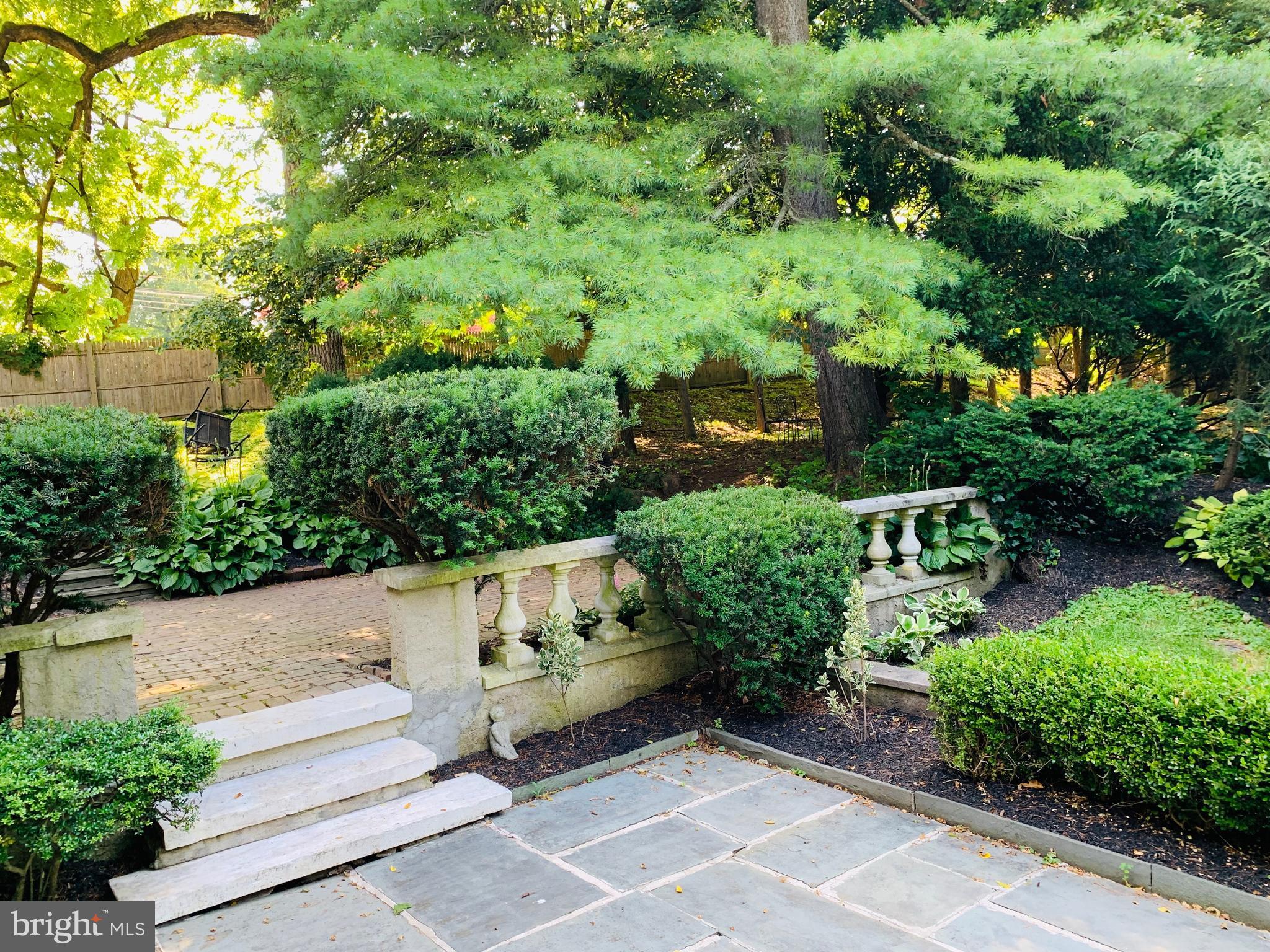 COACH HOUSE - Residential