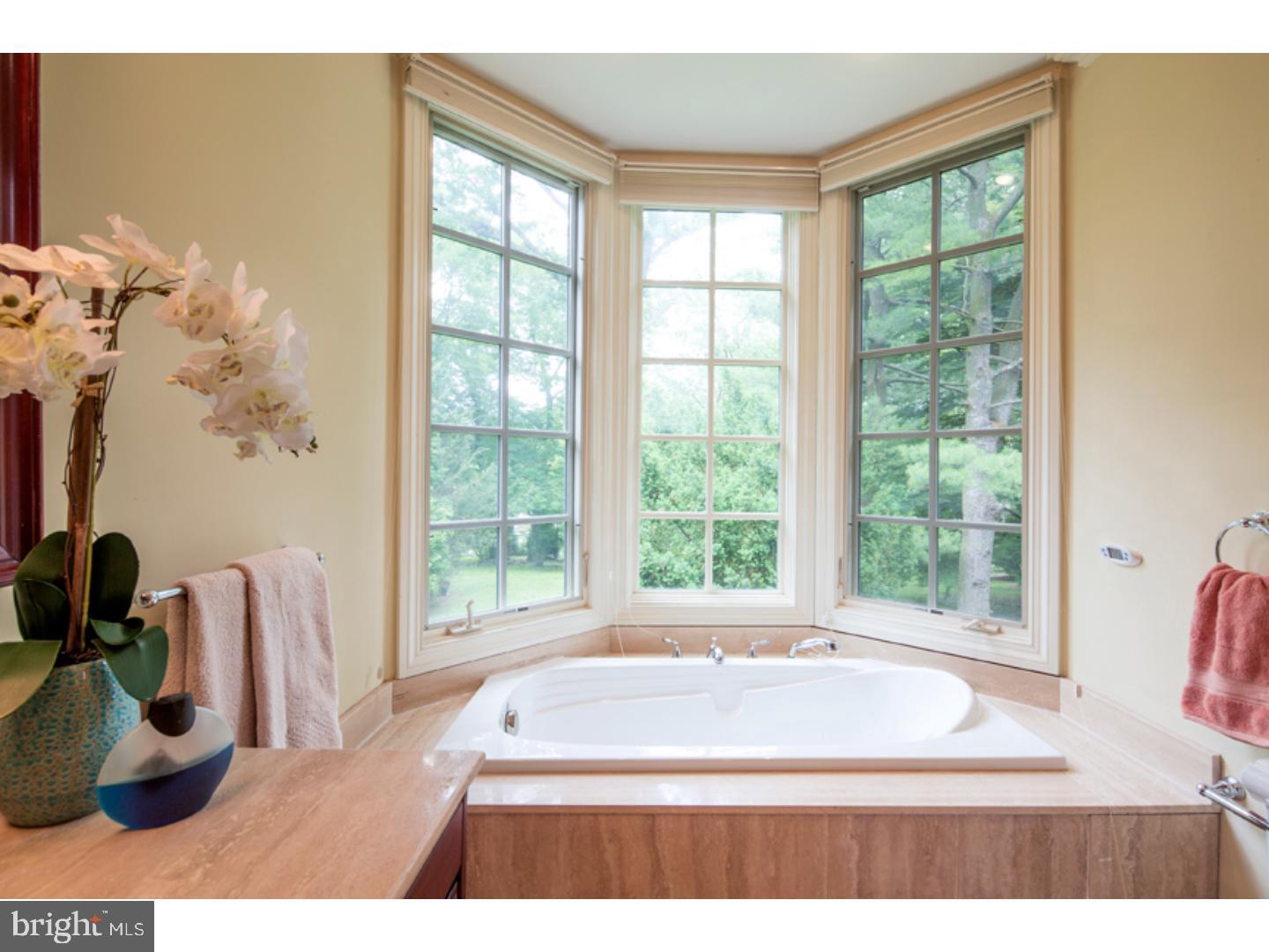 COACH HOUSE - Residential