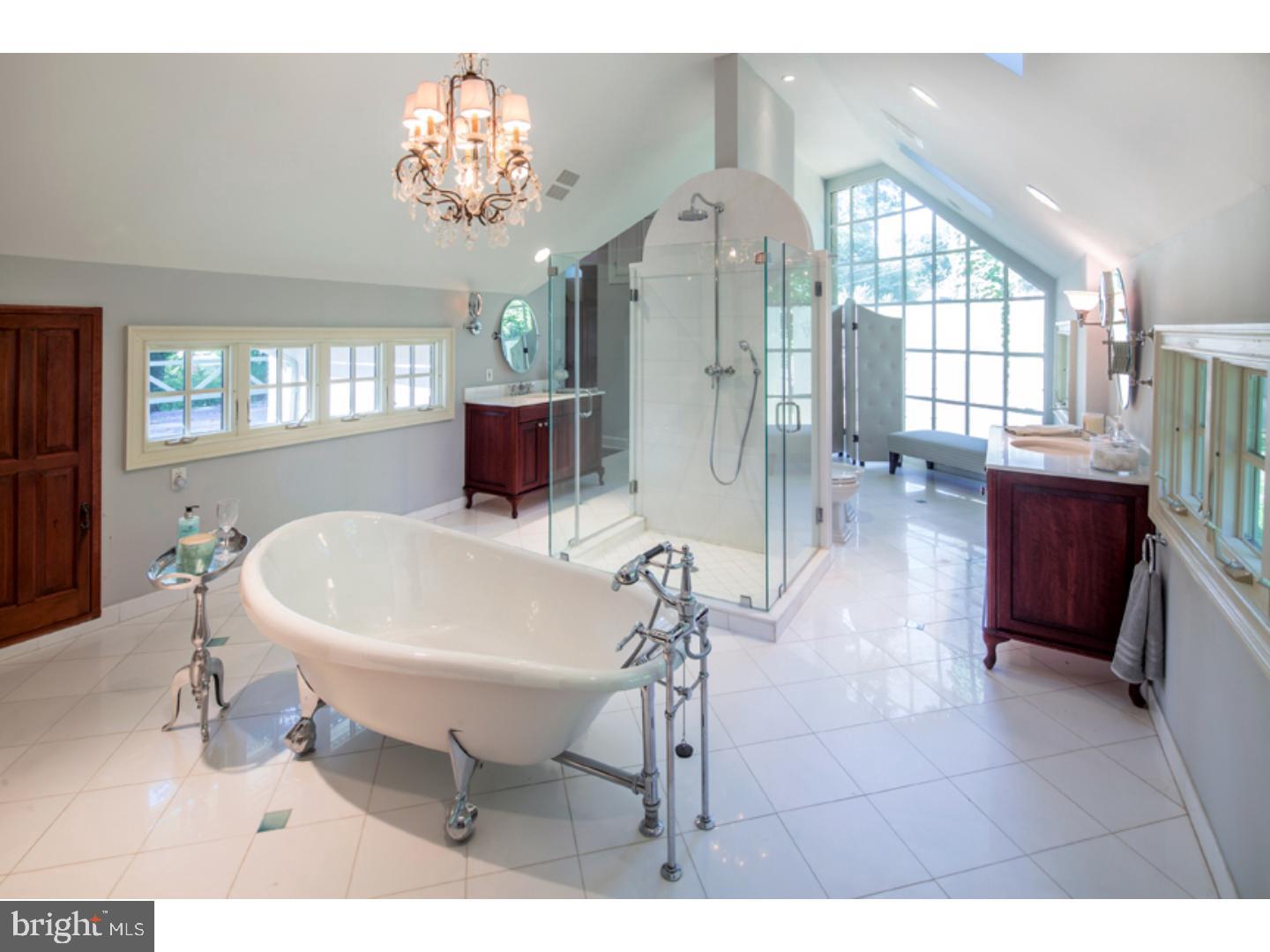 COACH HOUSE - Residential