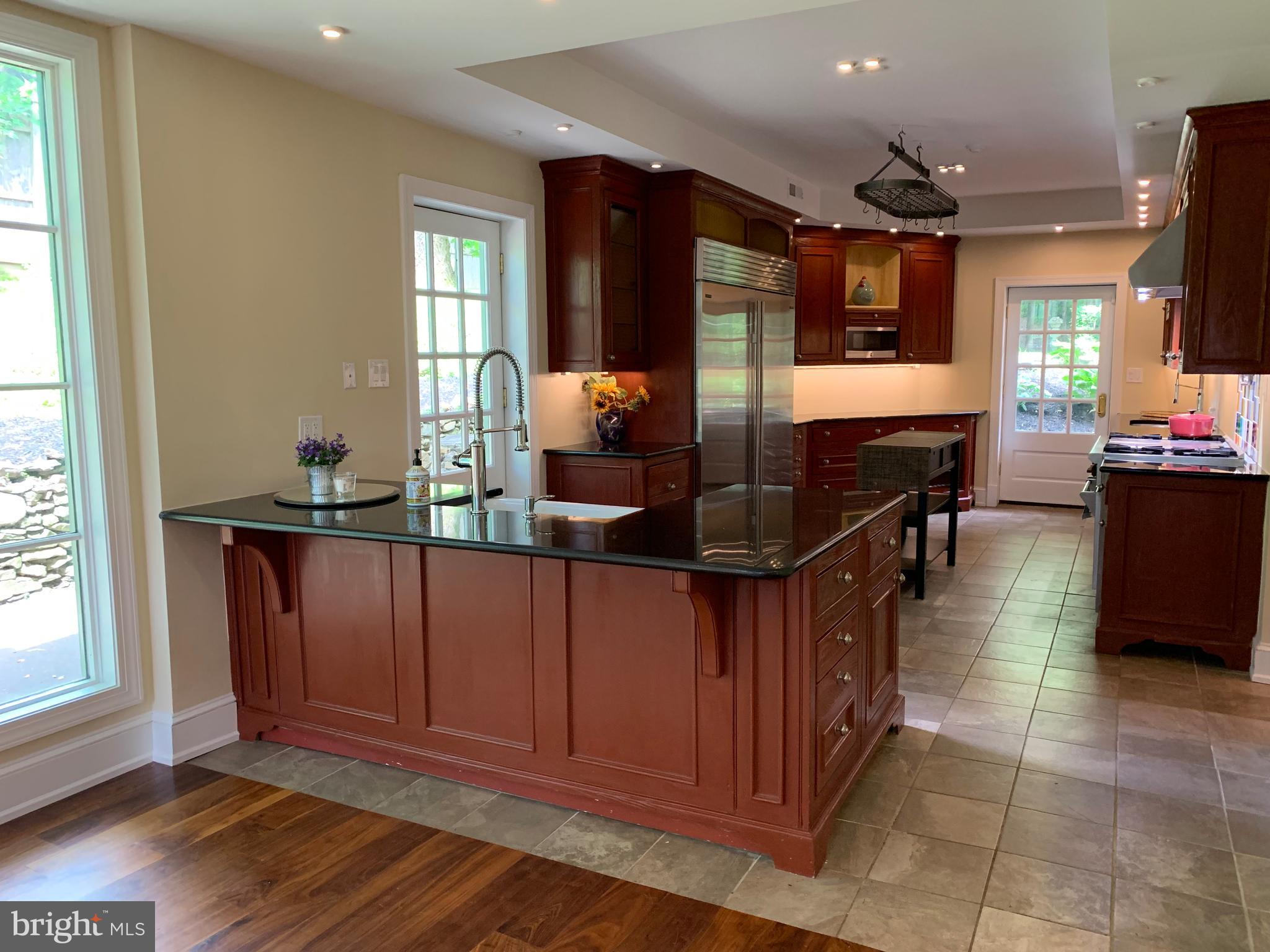 COACH HOUSE - Residential