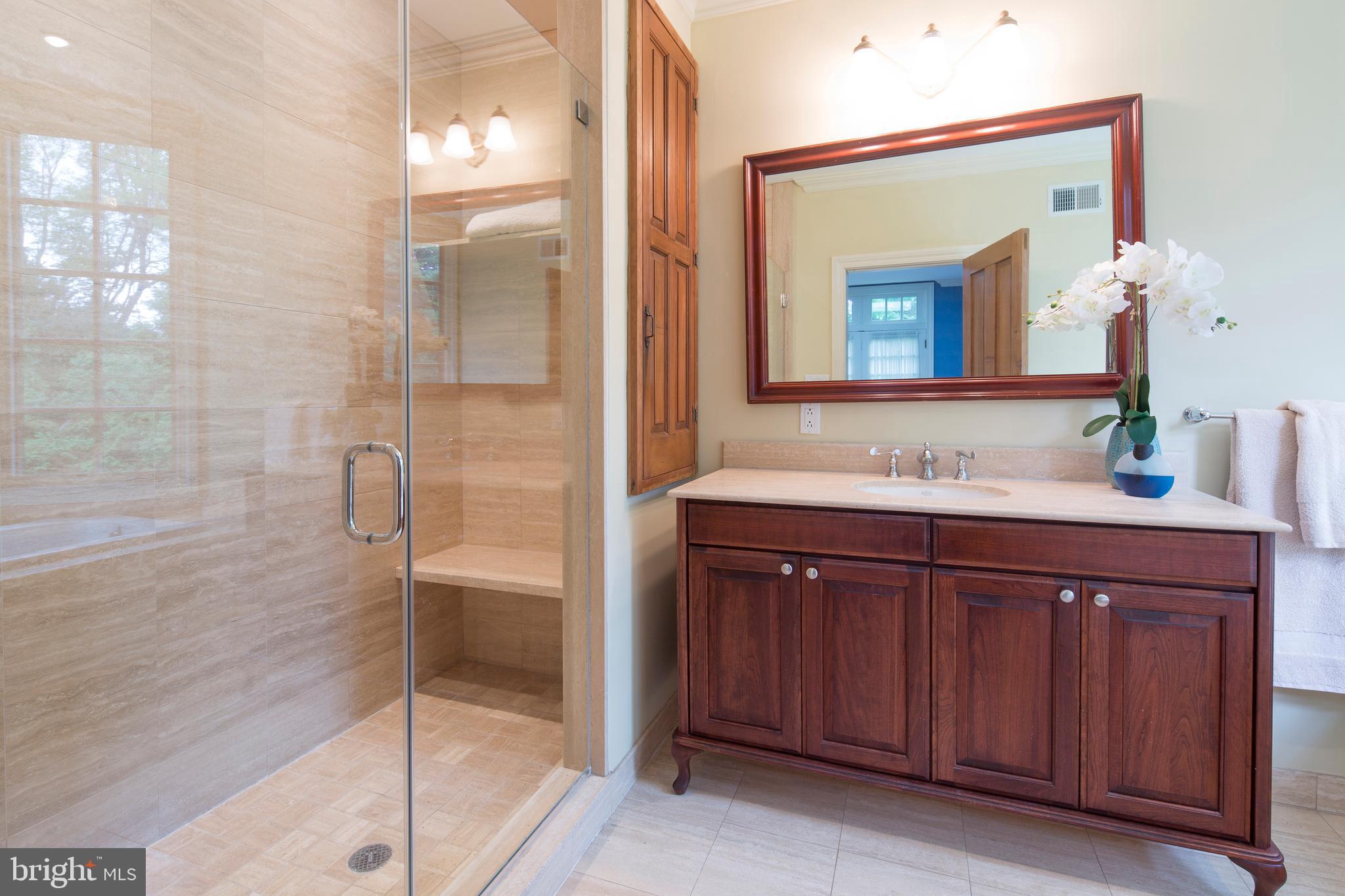 COACH HOUSE - Residential