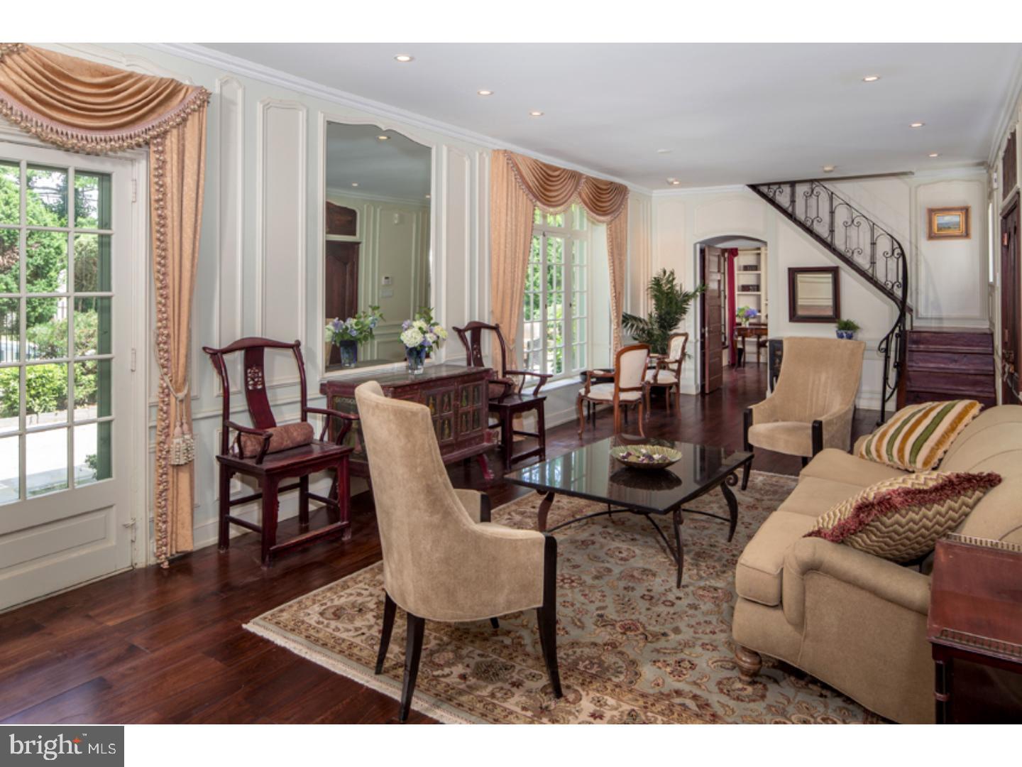 COACH HOUSE - Residential