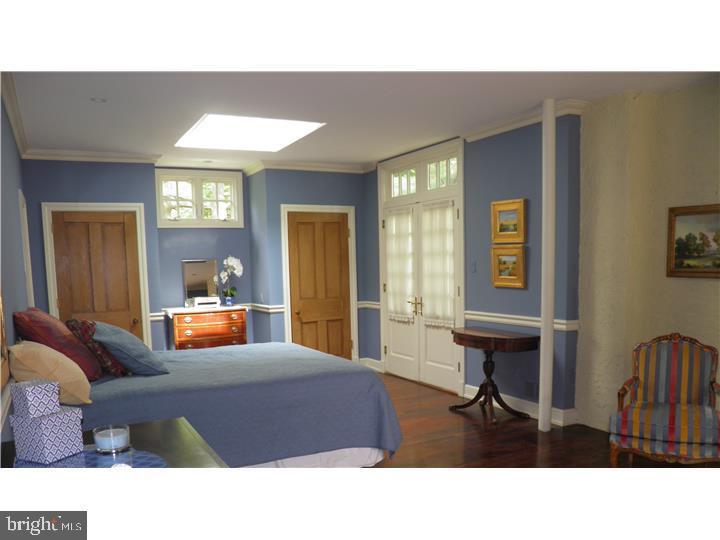 COACH HOUSE - Residential