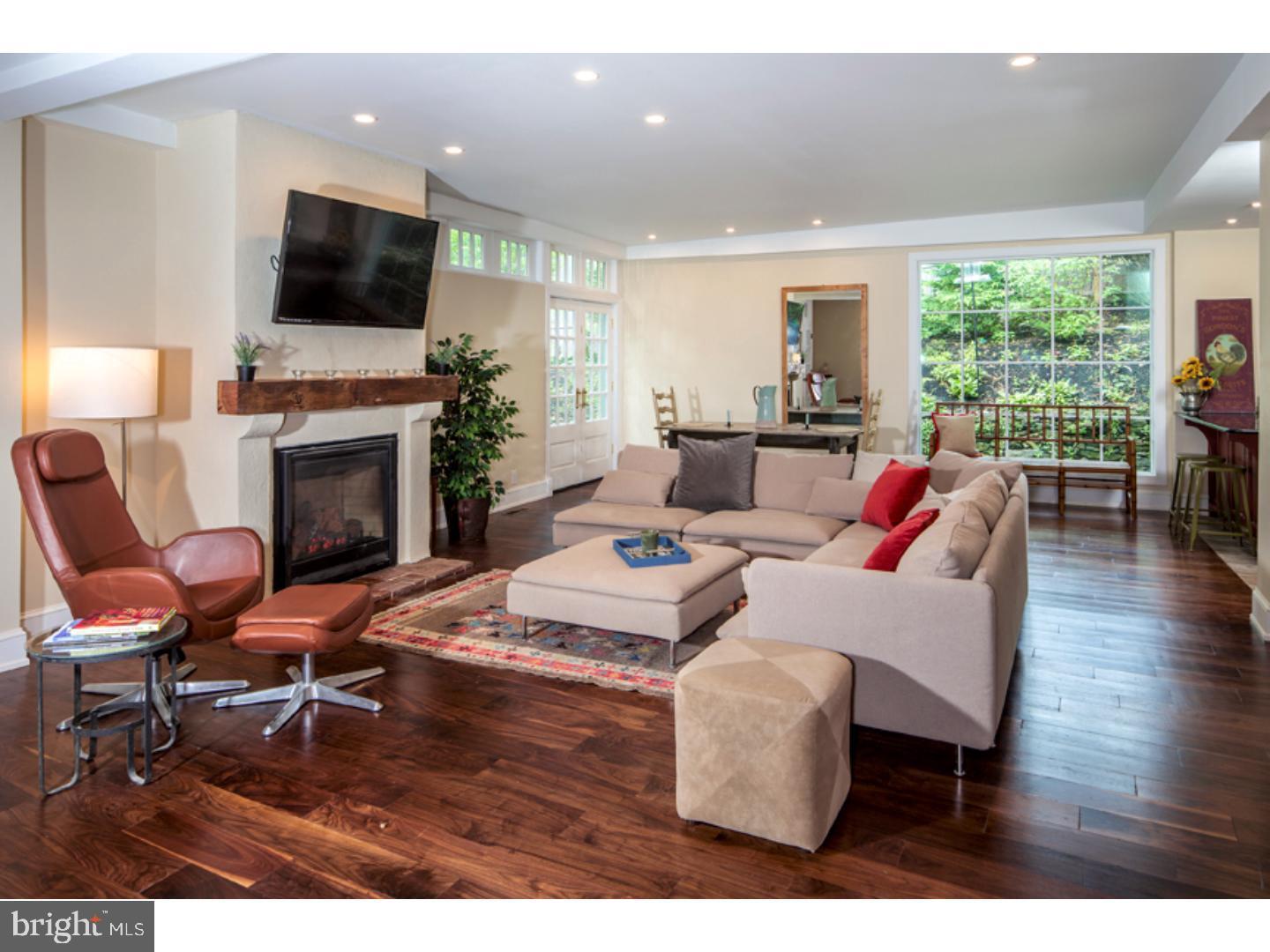 COACH HOUSE - Residential