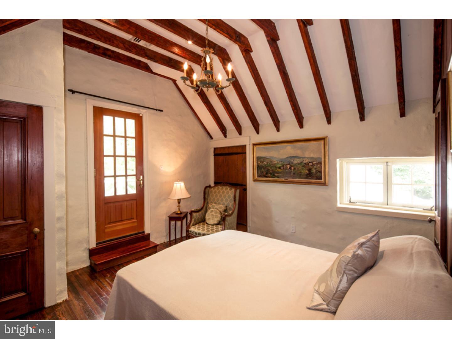 COACH HOUSE - Residential