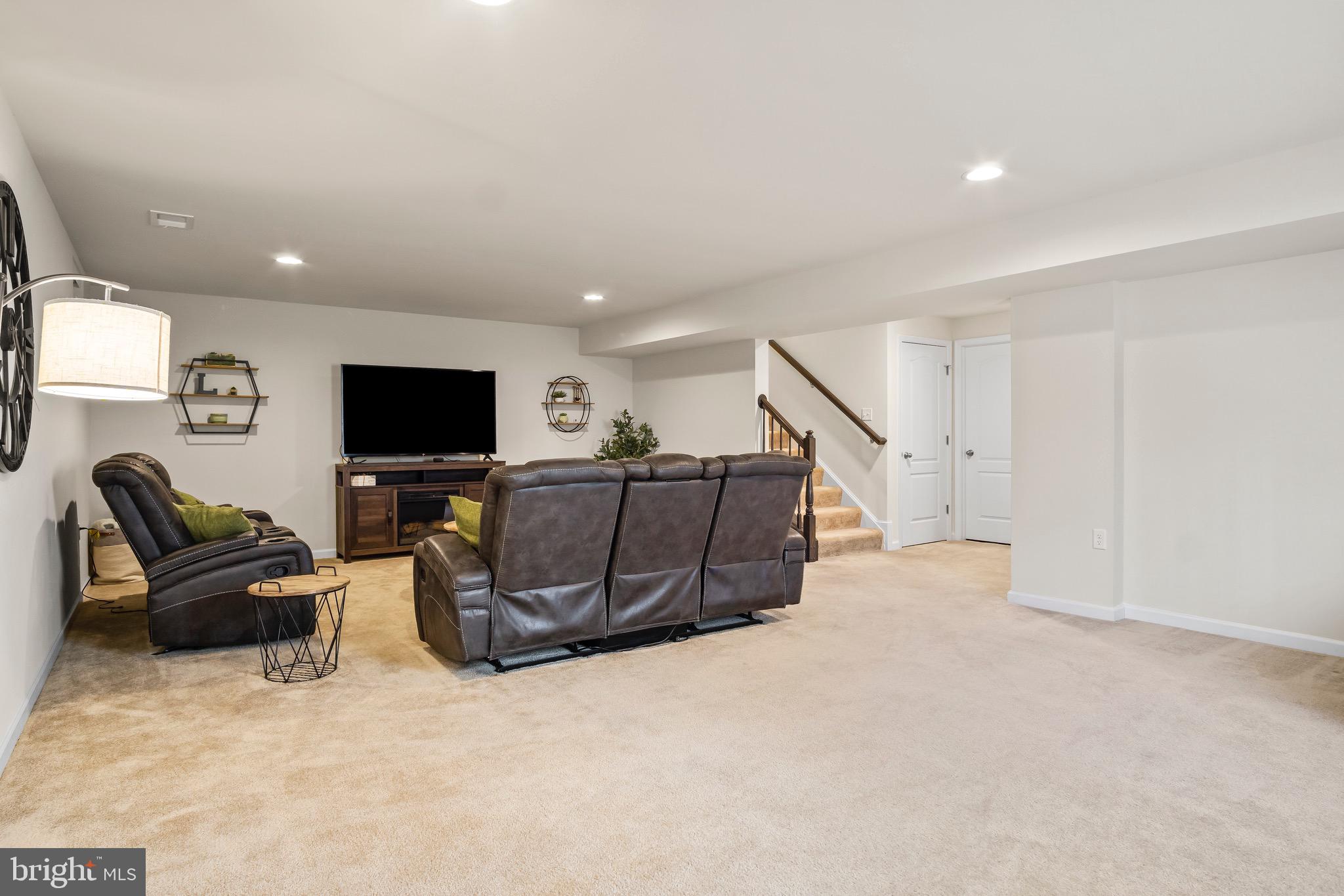 ARCHERS ROCK - Residential