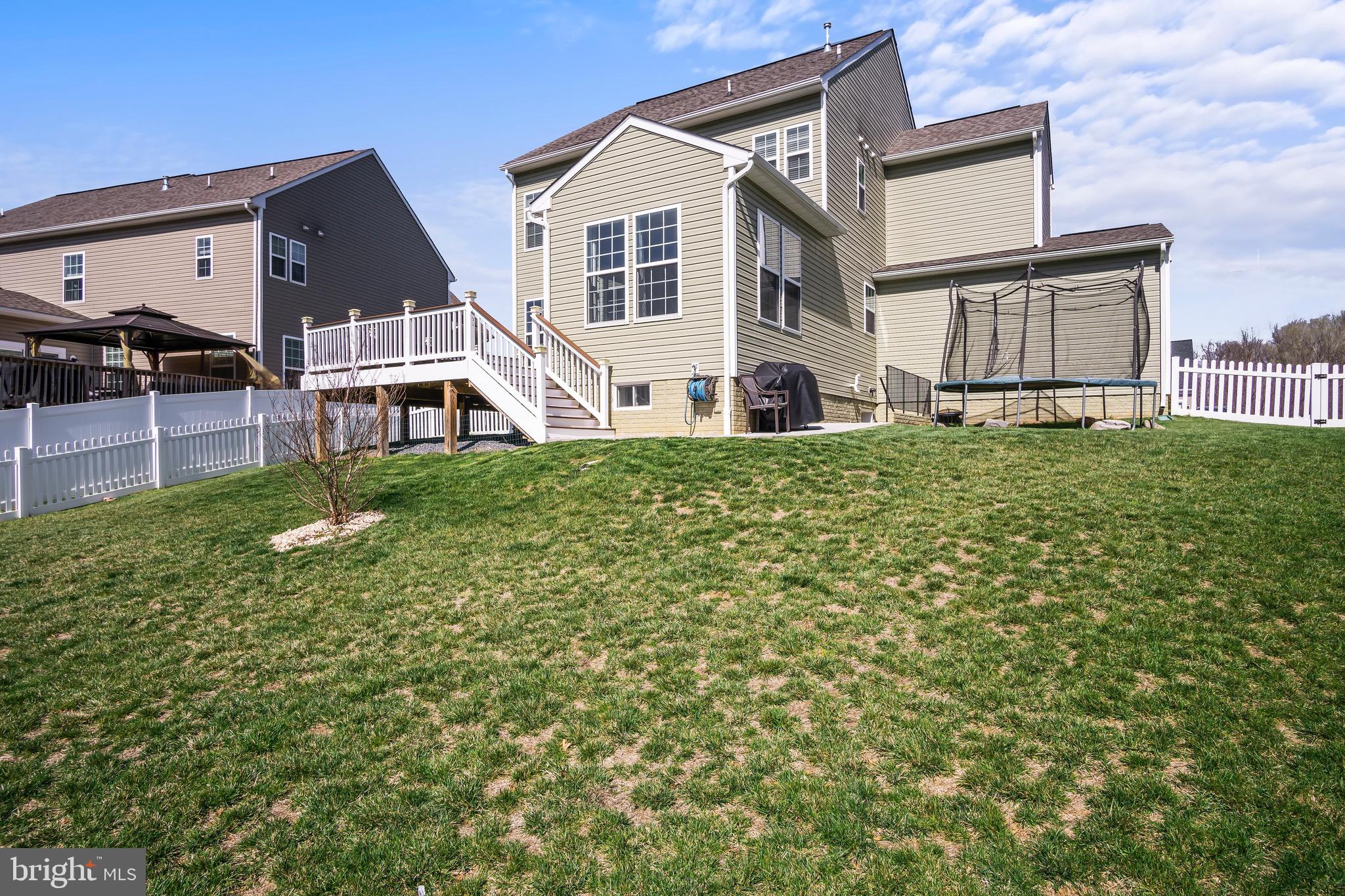 ARCHERS ROCK - Residential