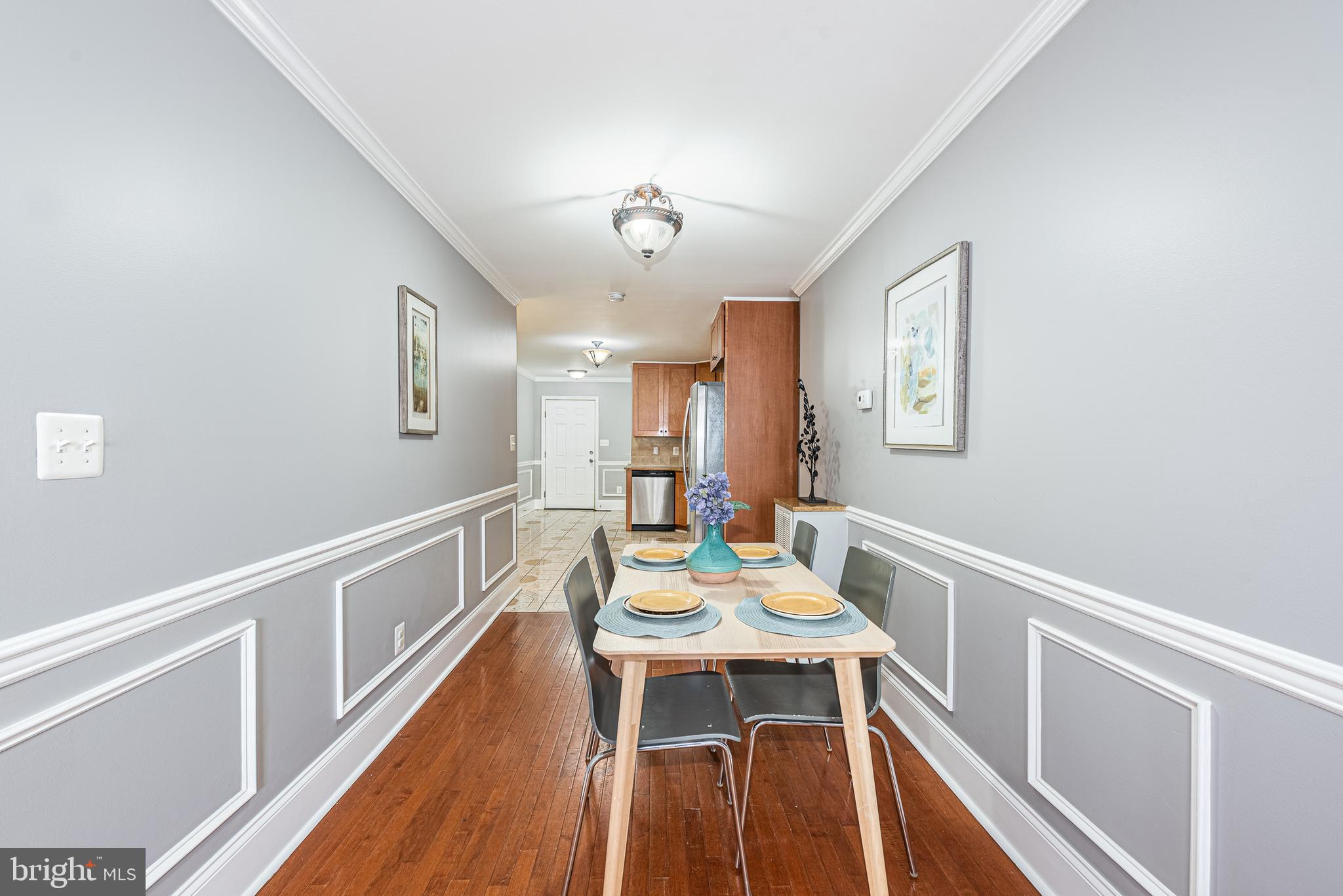 HOLLINS MARKET - Residential